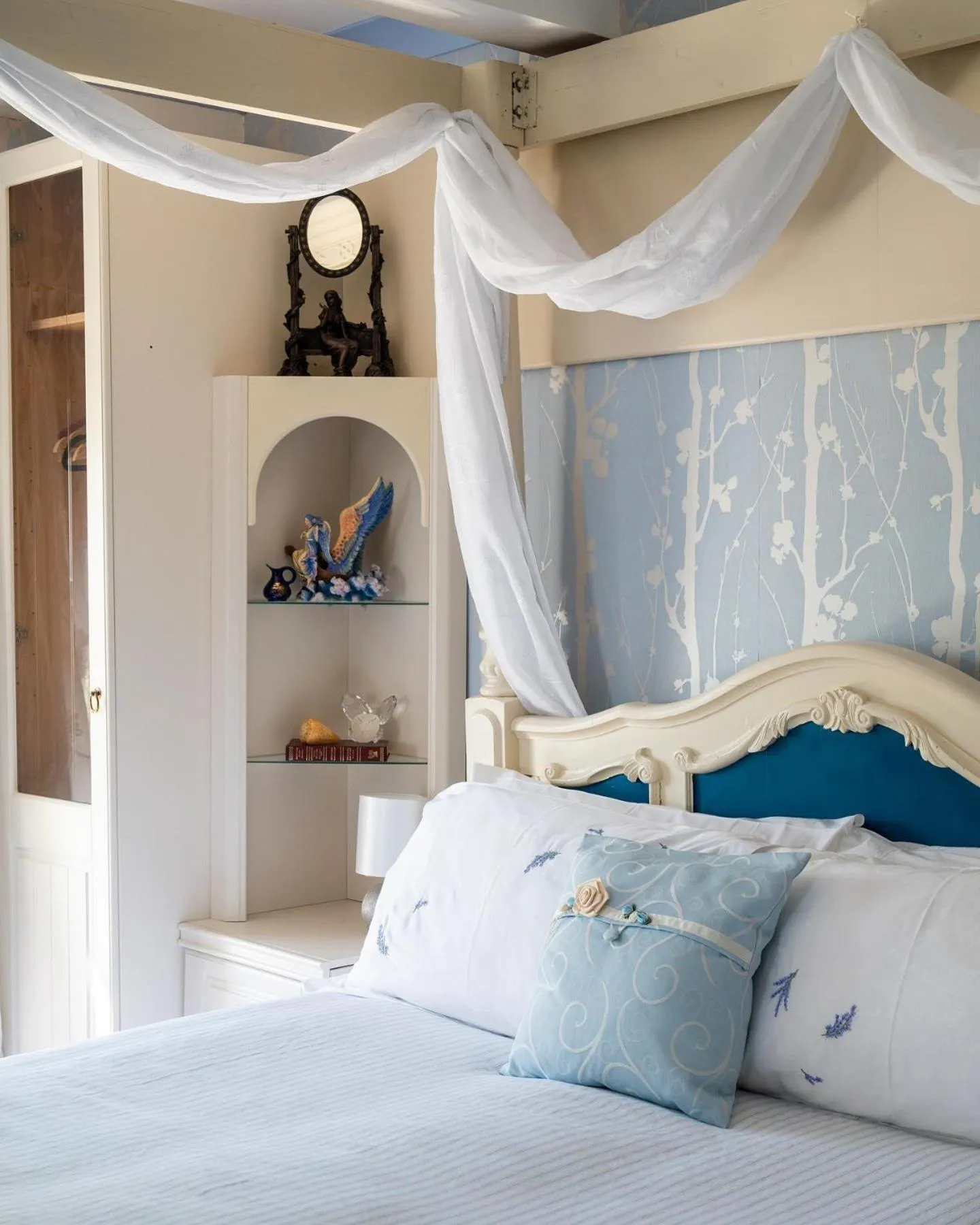 Bedroom, Bed in Enchanted Manor