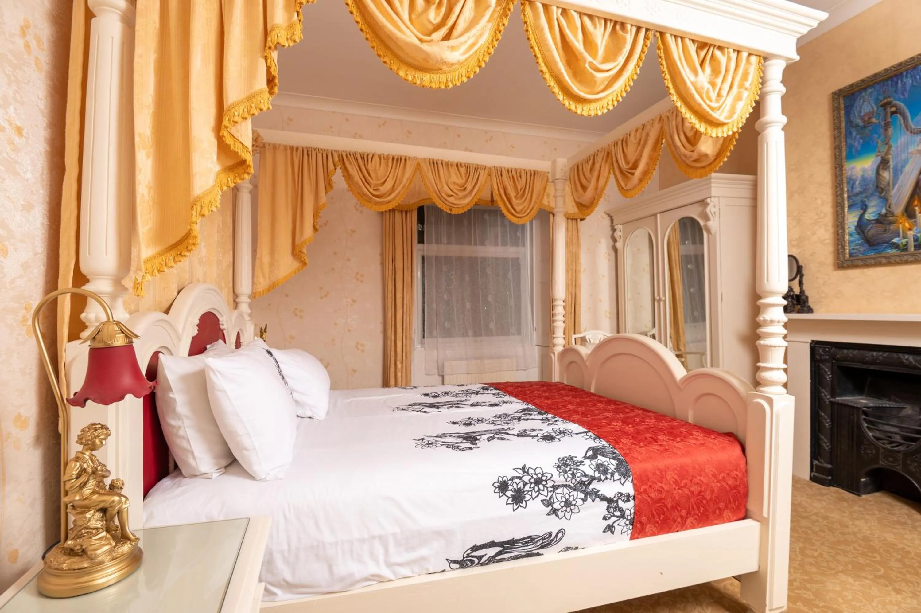 Bedroom, Bed in Enchanted Manor