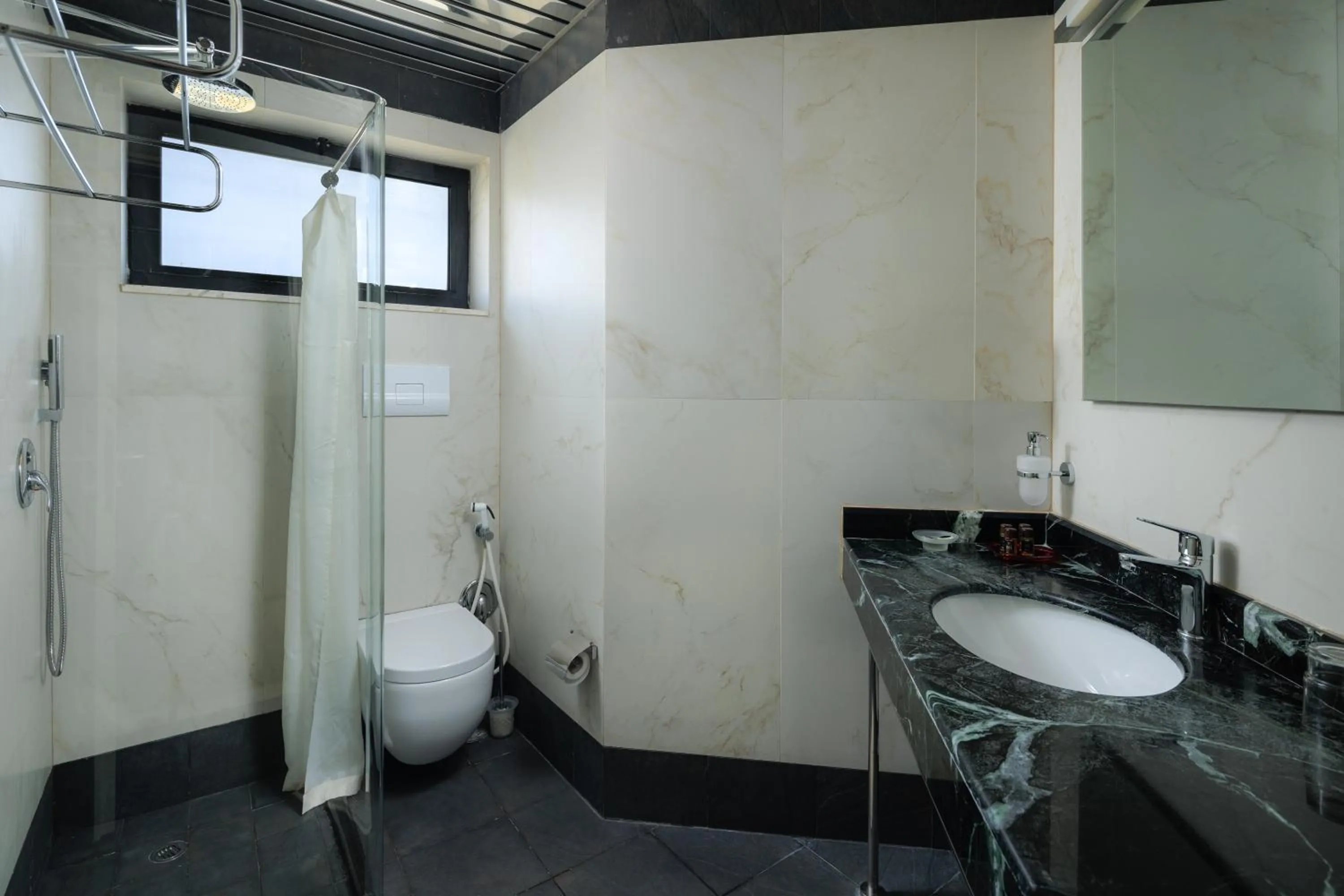 Bathroom in Hotel Brilant Saranda