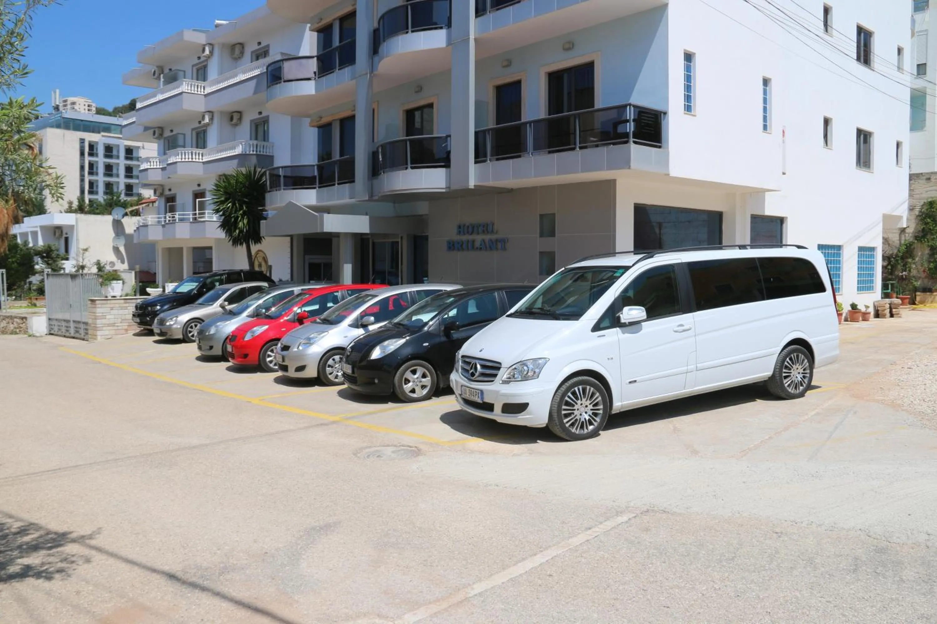 Parking in Hotel Brilant Saranda