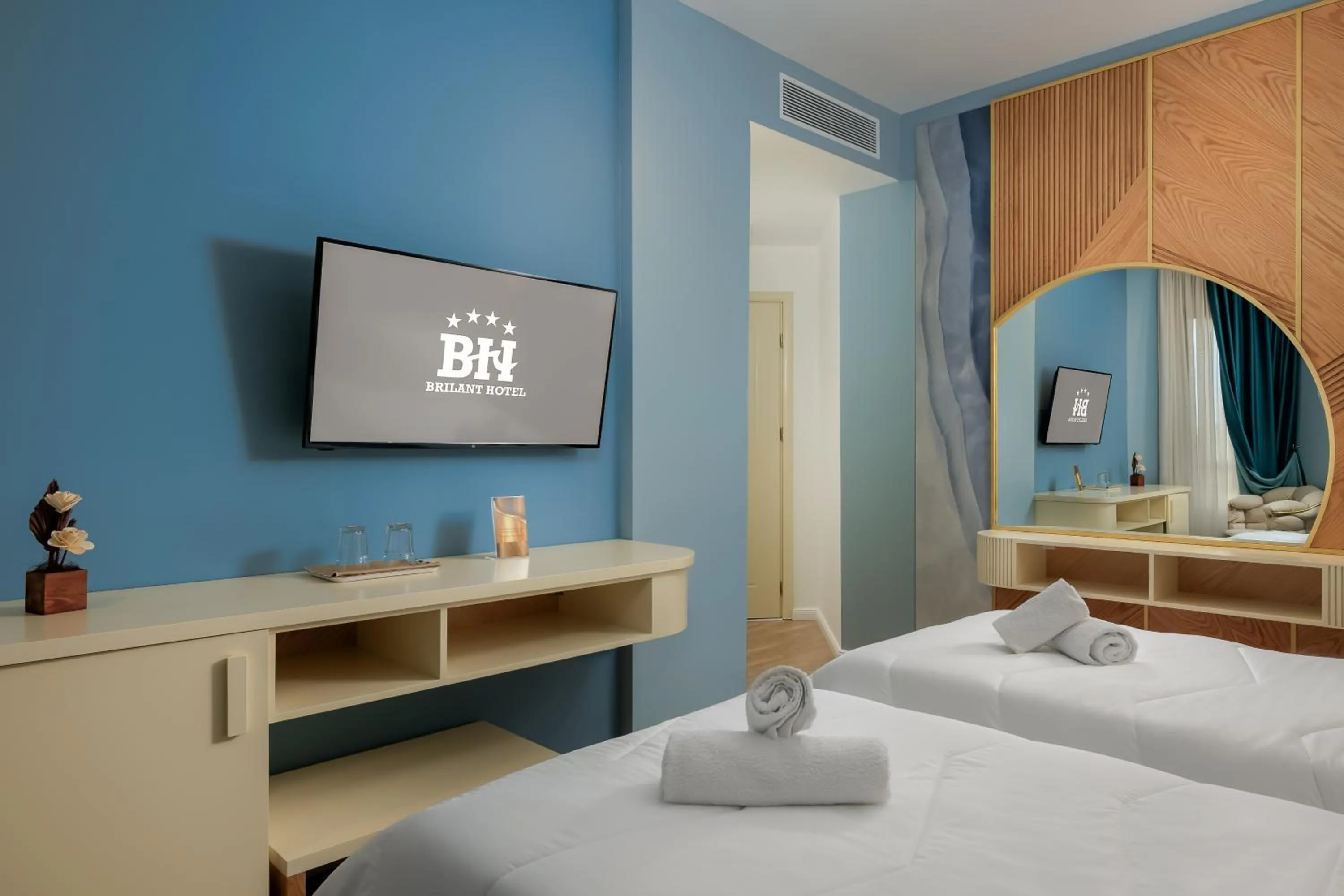 TV and multimedia, Bed in Hotel Brilant Saranda