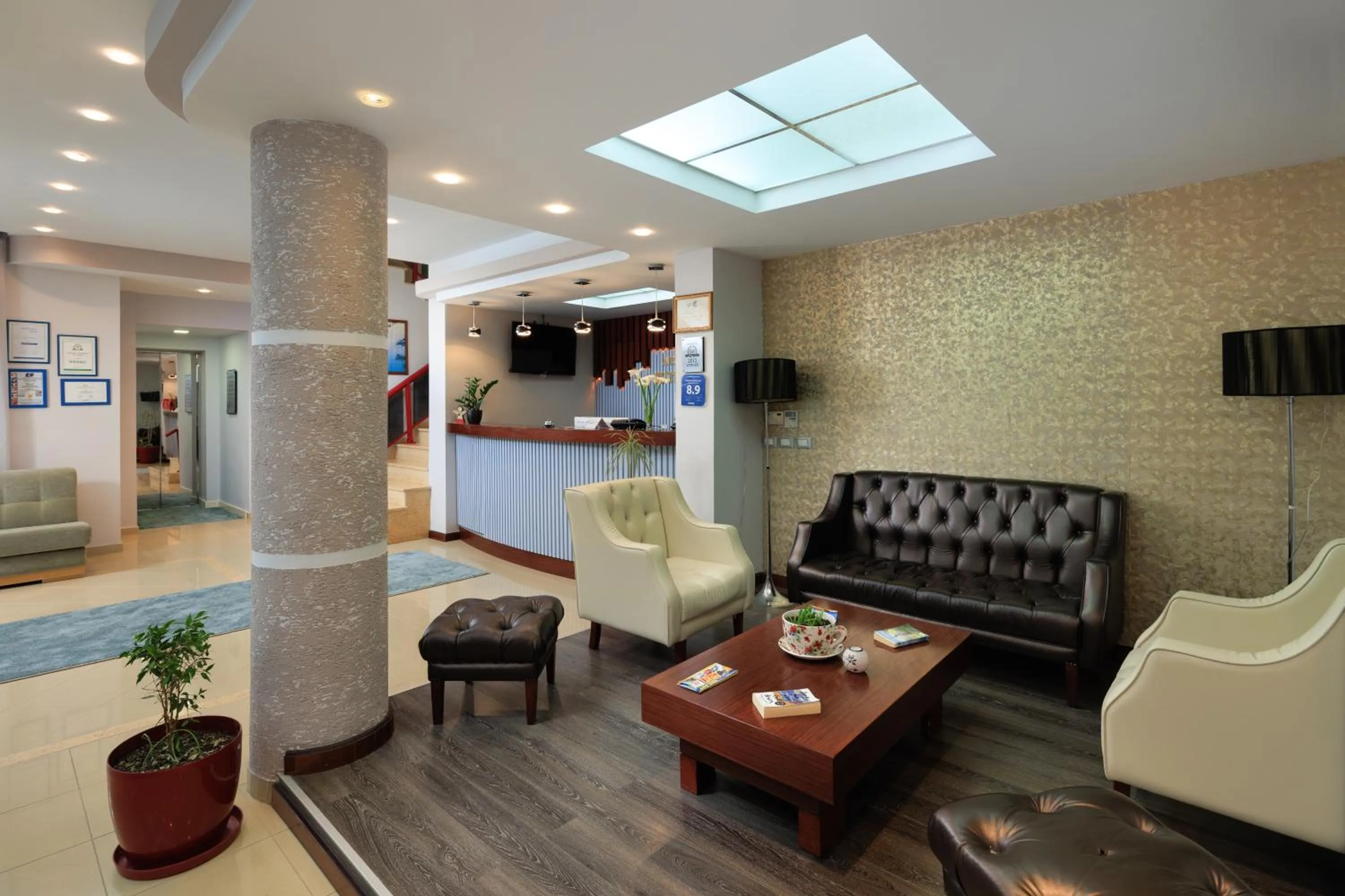 Seating area in Hotel Brilant Saranda