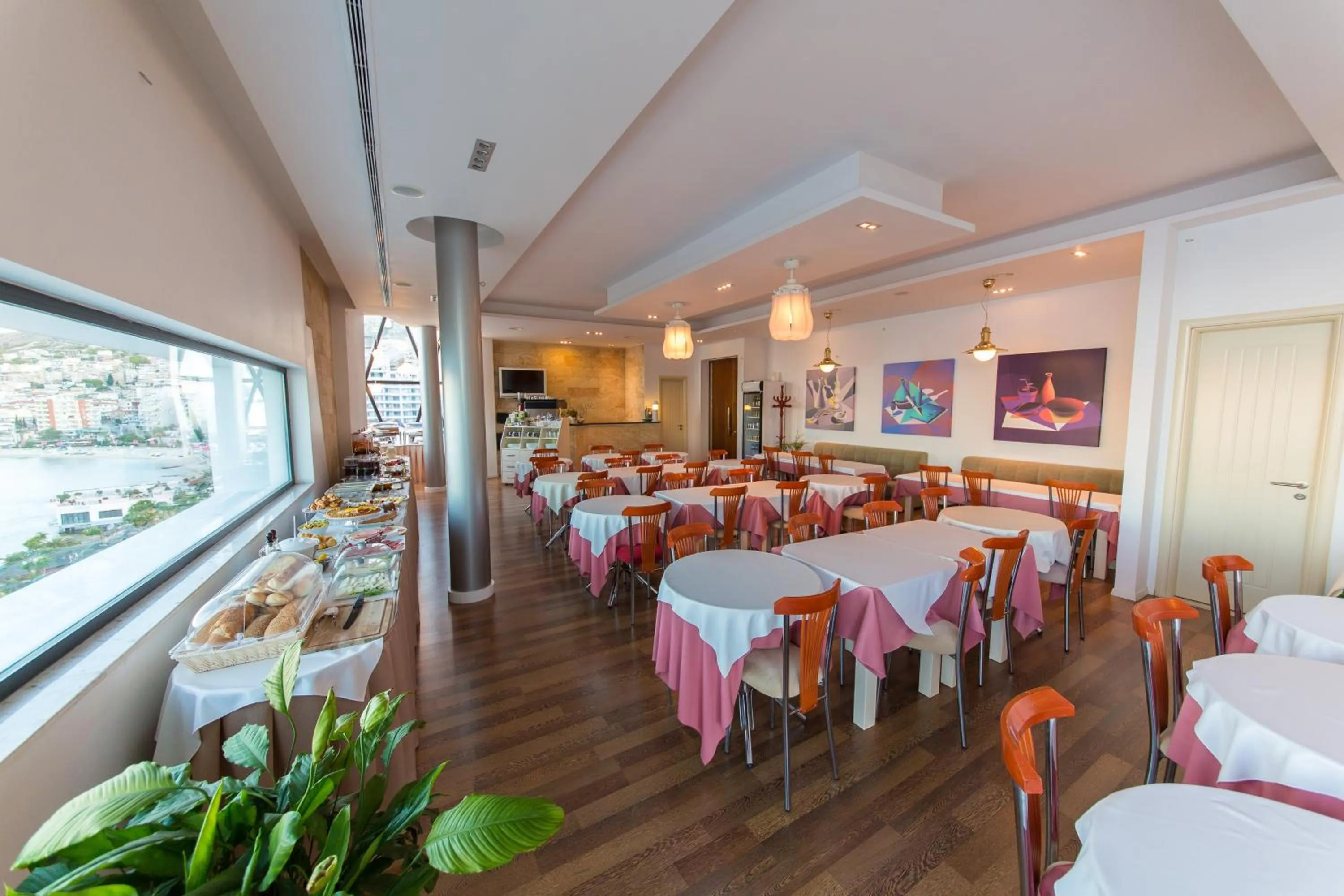 Restaurant/places to eat in Hotel Brilant Saranda