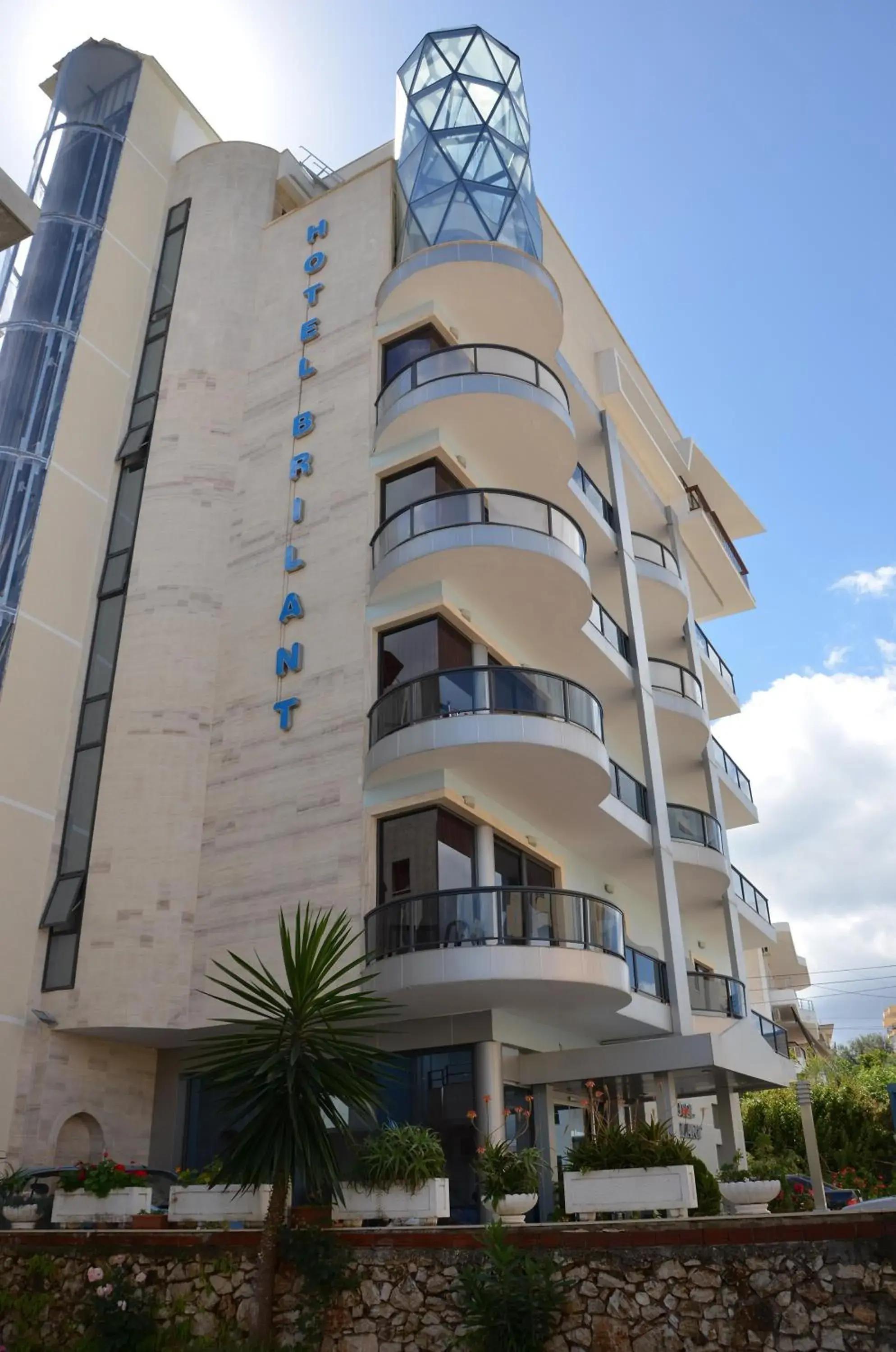 Facade/entrance in Hotel Brilant Saranda Facade/entrance in Hotel Brilant Saranda