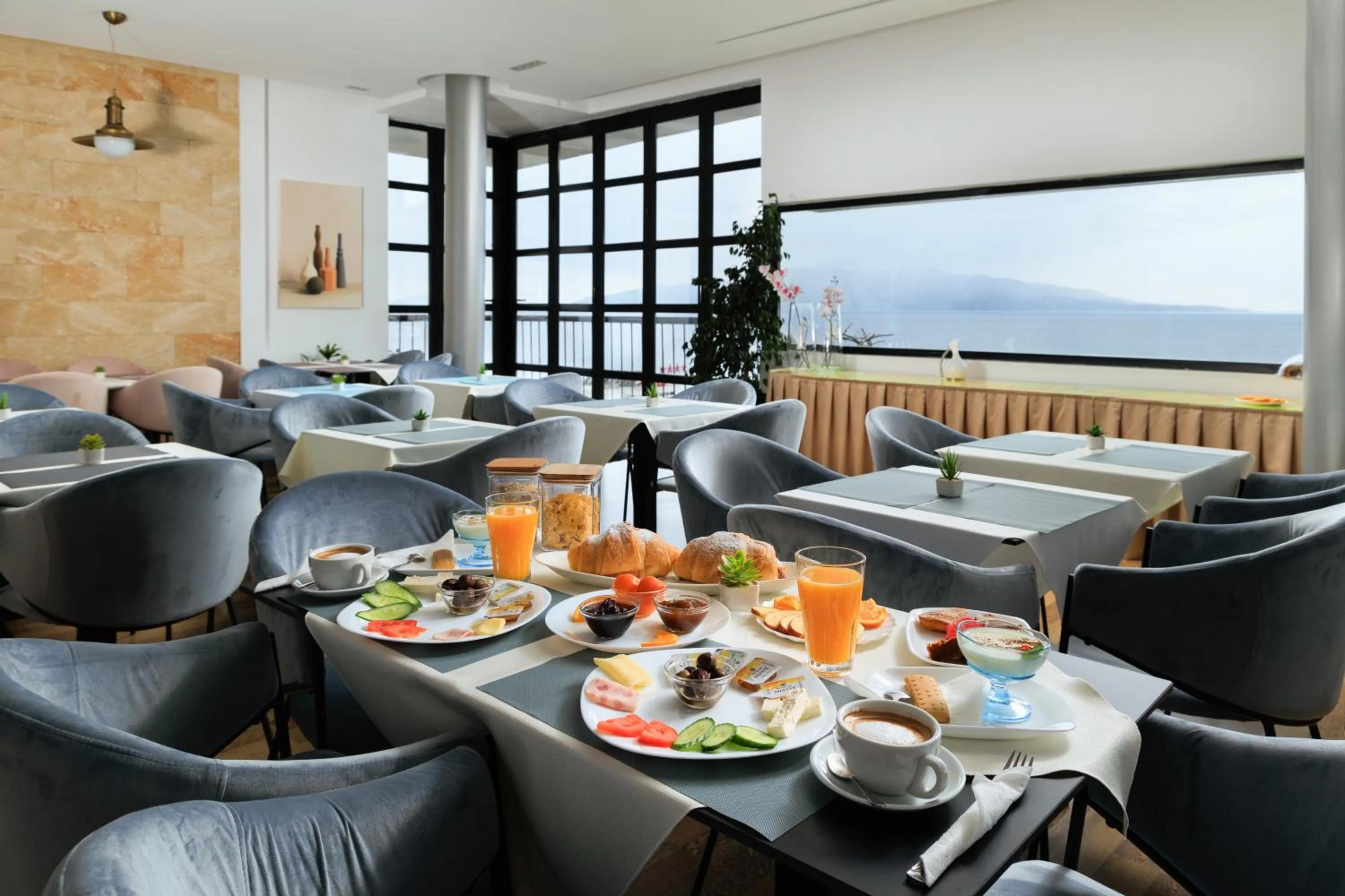 Restaurant/places to eat in Hotel Brilant Saranda