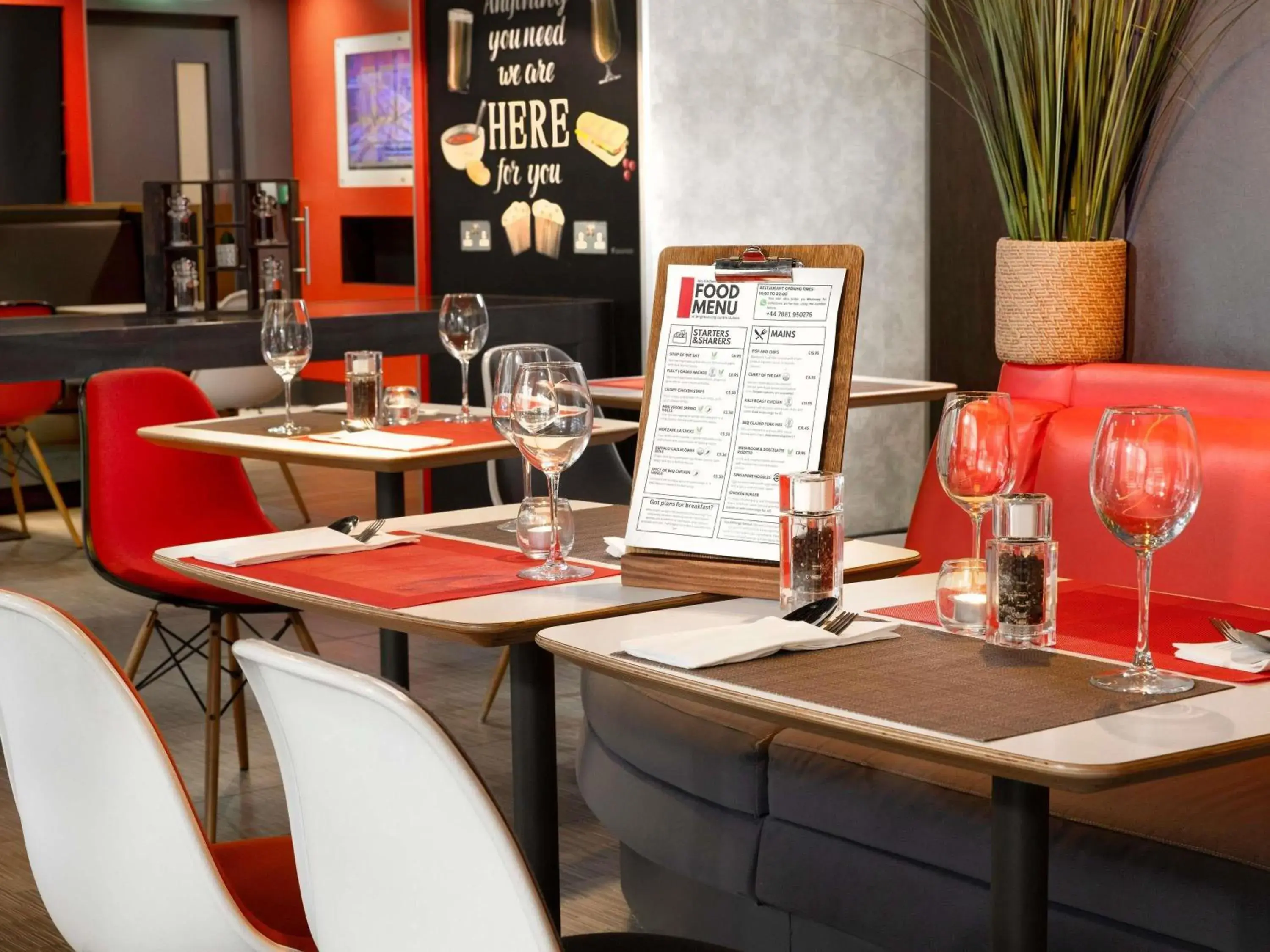 Lounge or bar in ibis Brighton City Centre - Station Lounge or bar in ibis Brighton City Centre - Station