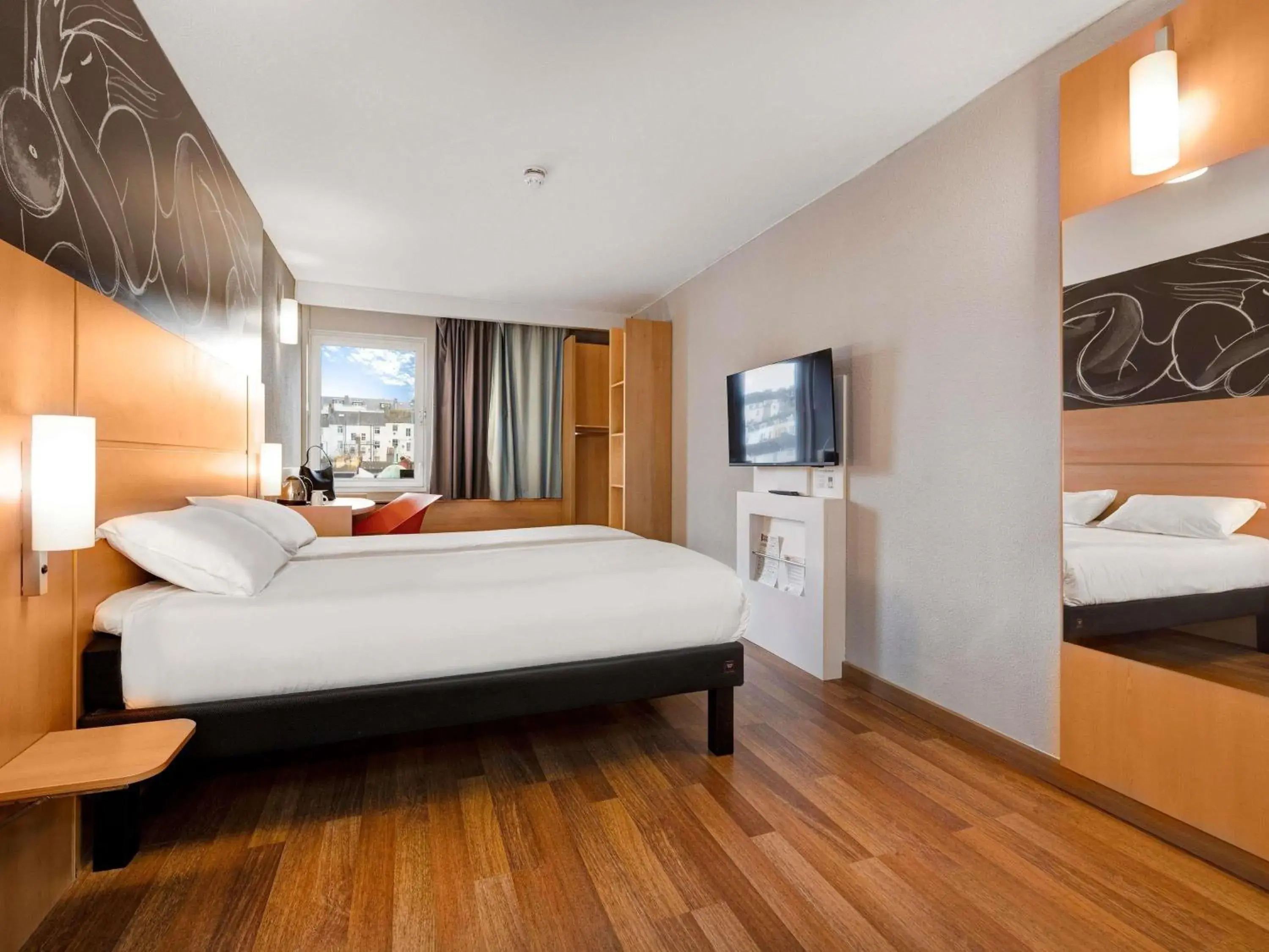 Bedroom, Bed in ibis Brighton City Centre - Station Bedroom, Bed in ibis Brighton City Centre - Station