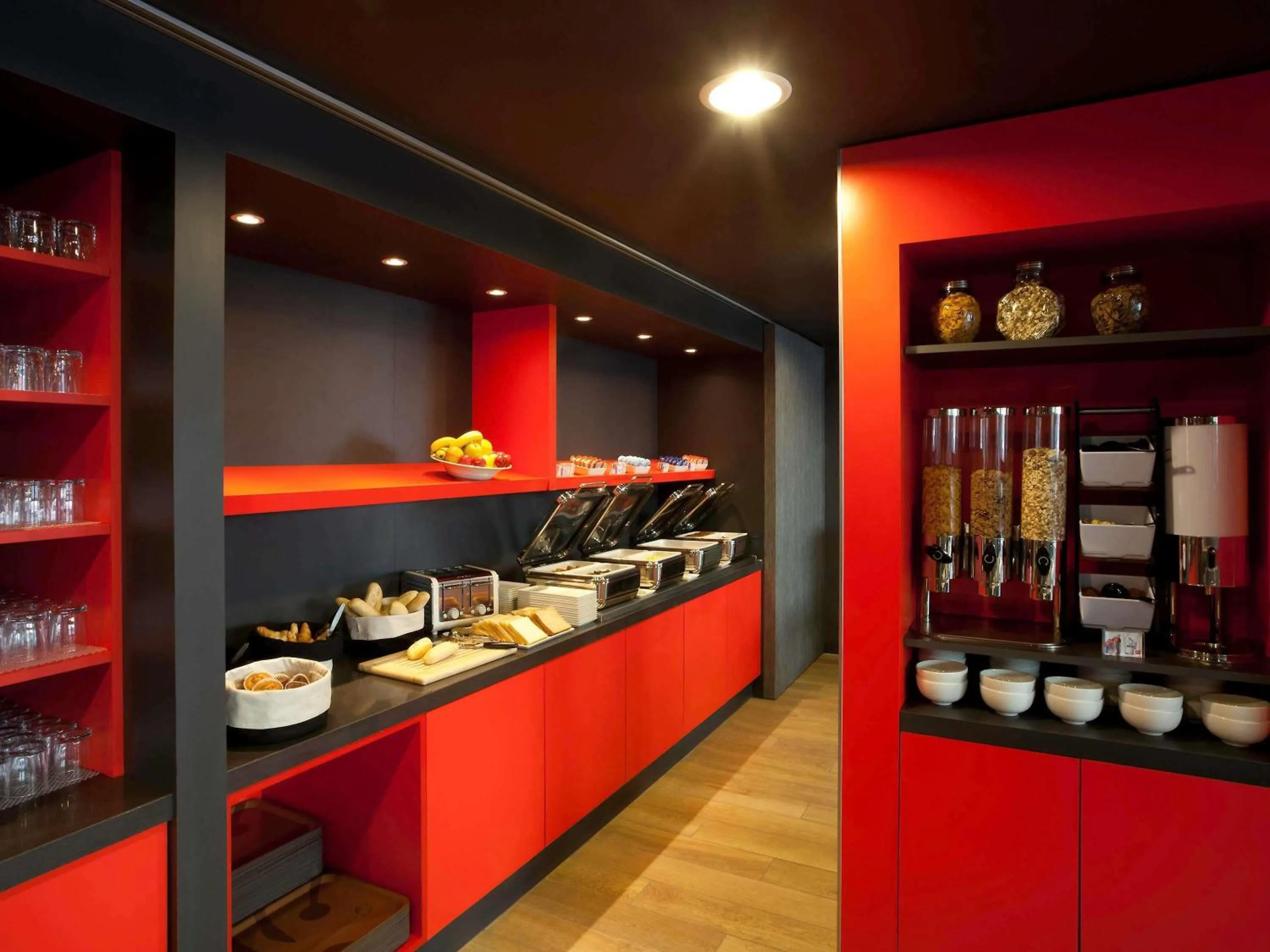 Breakfast in ibis Brighton City Centre - Station