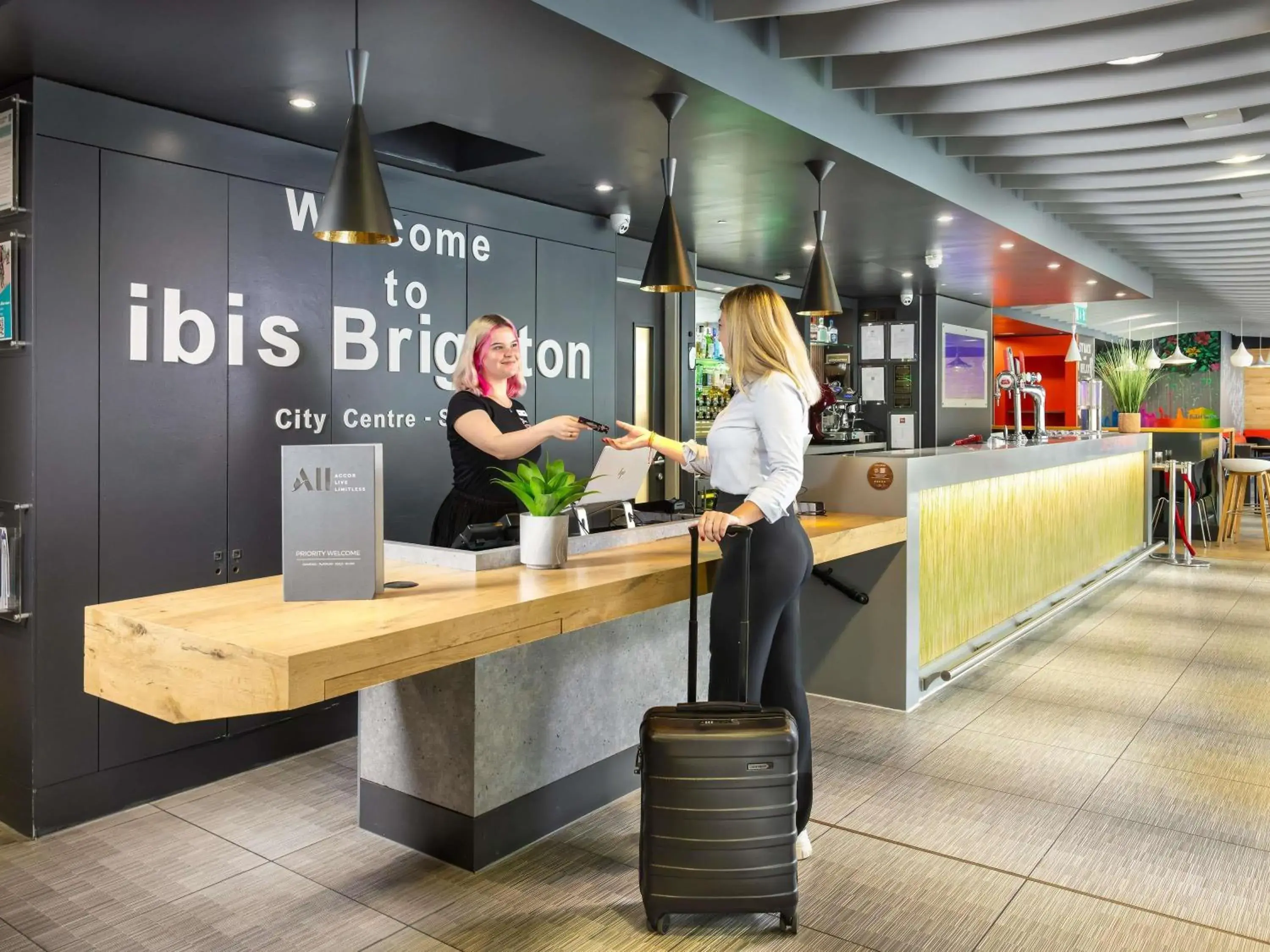 Property building in ibis Brighton City Centre - Station Property building in ibis Brighton City Centre - Station