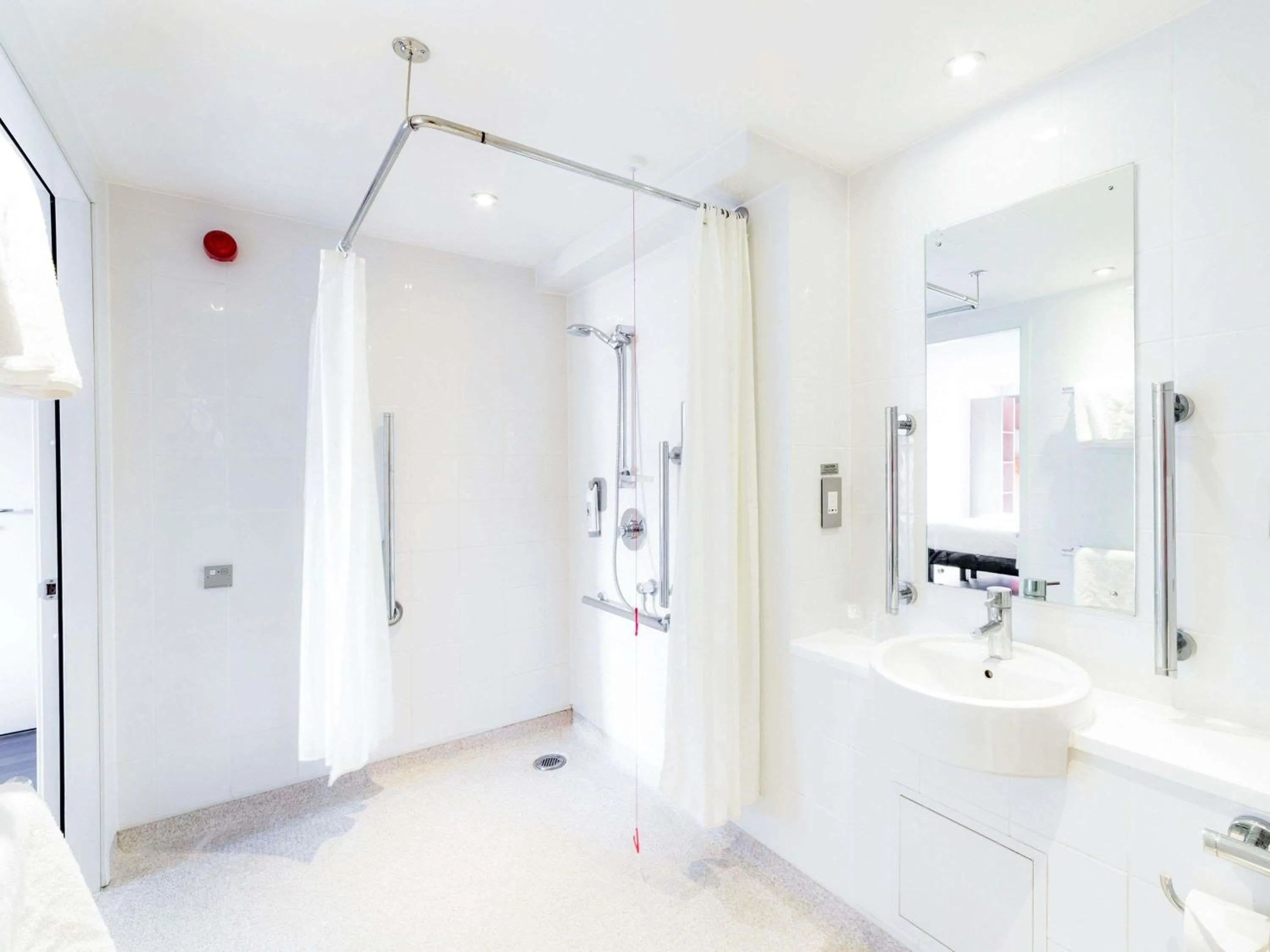 Bedroom in ibis Brighton City Centre - Station