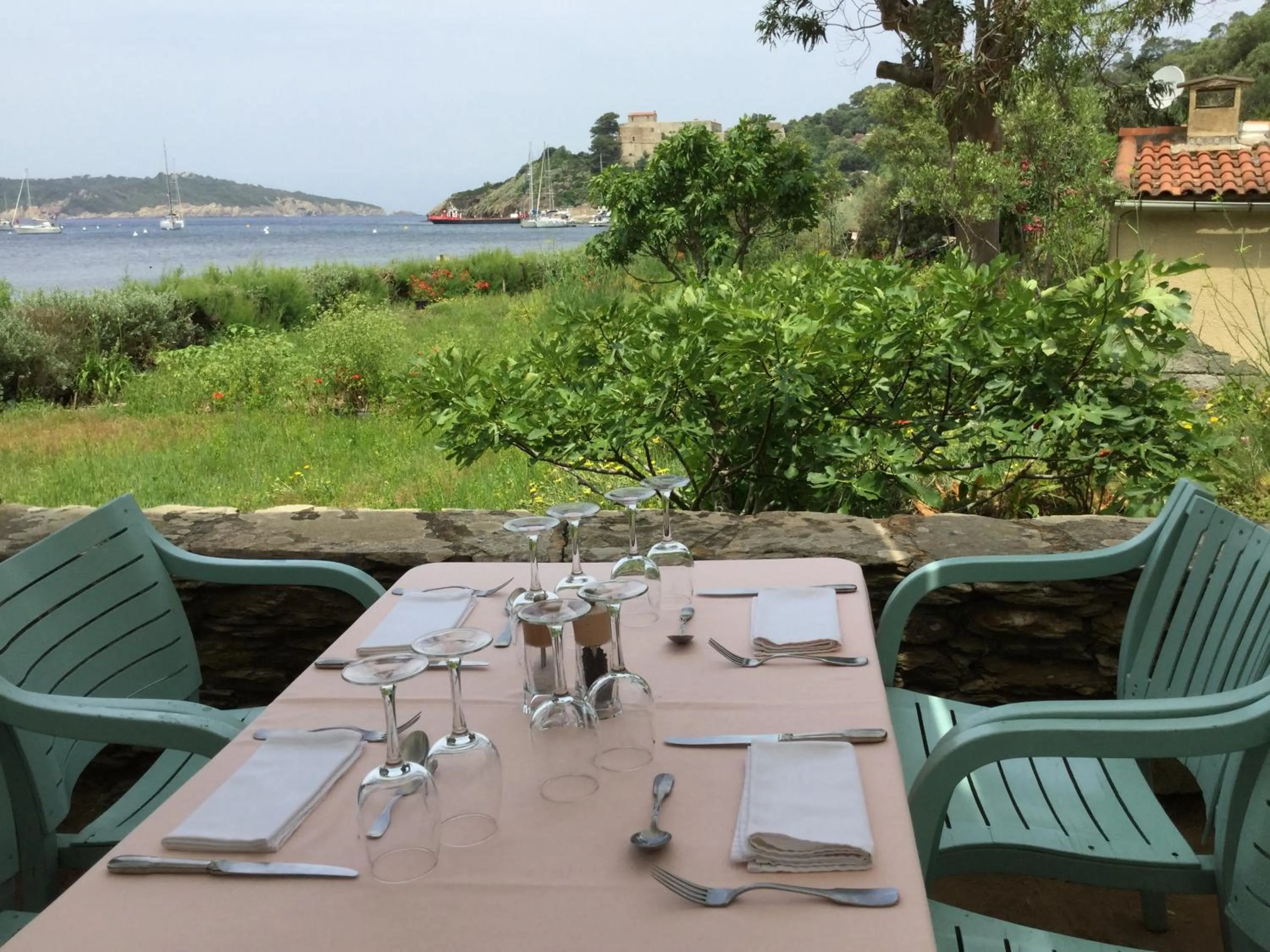 Restaurant/places to eat in Le Manoir de Port-Cros