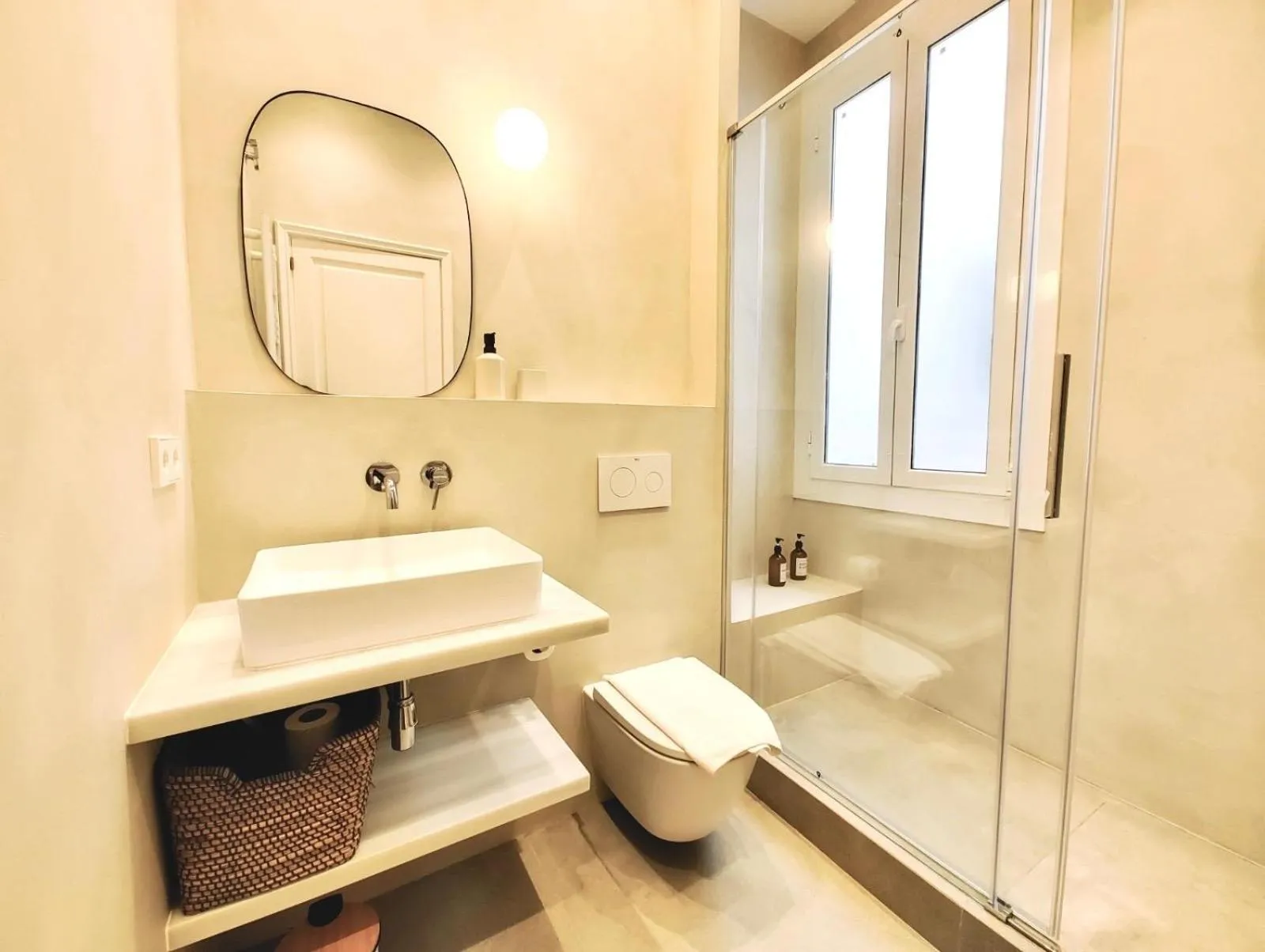 Bathroom in BCN Apartments 41