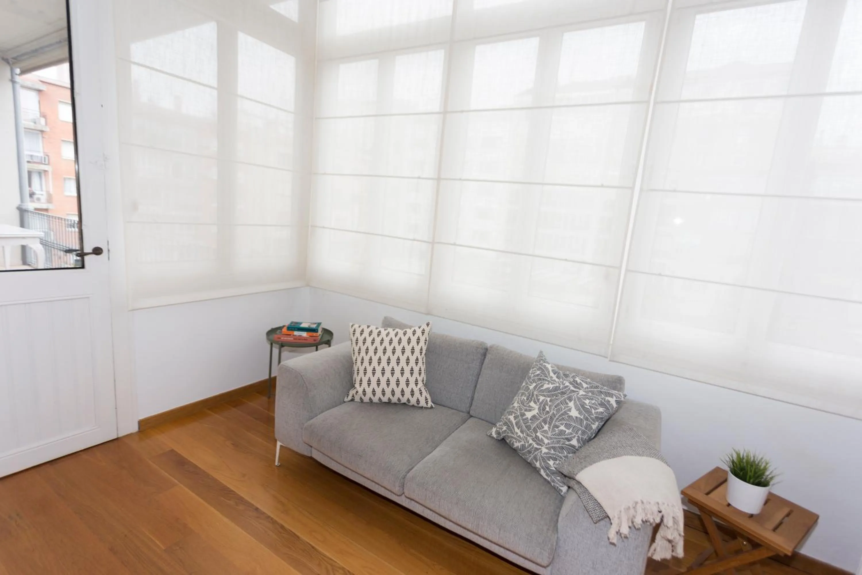 Seating area in BCN Apartments 41