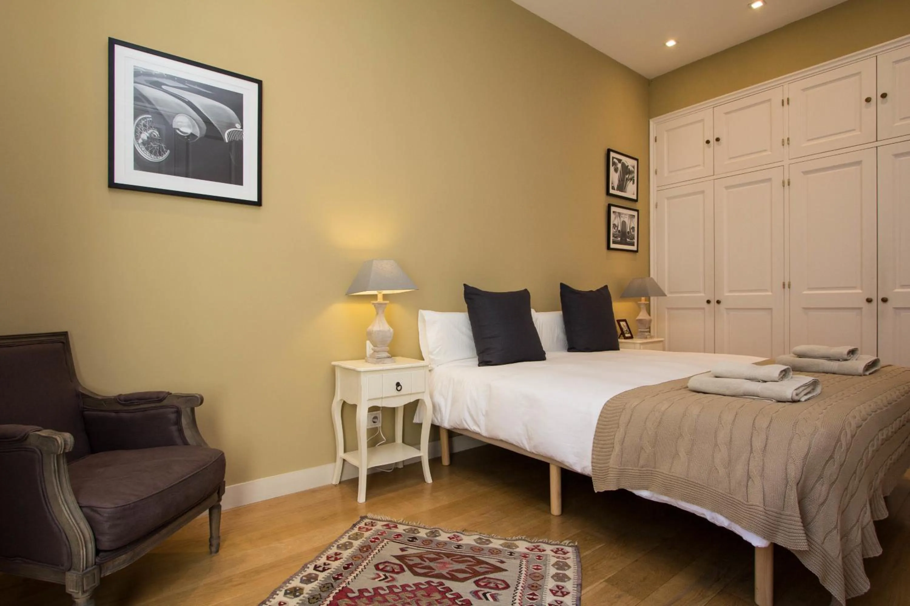 Bedroom, Bed in BCN Apartments 41