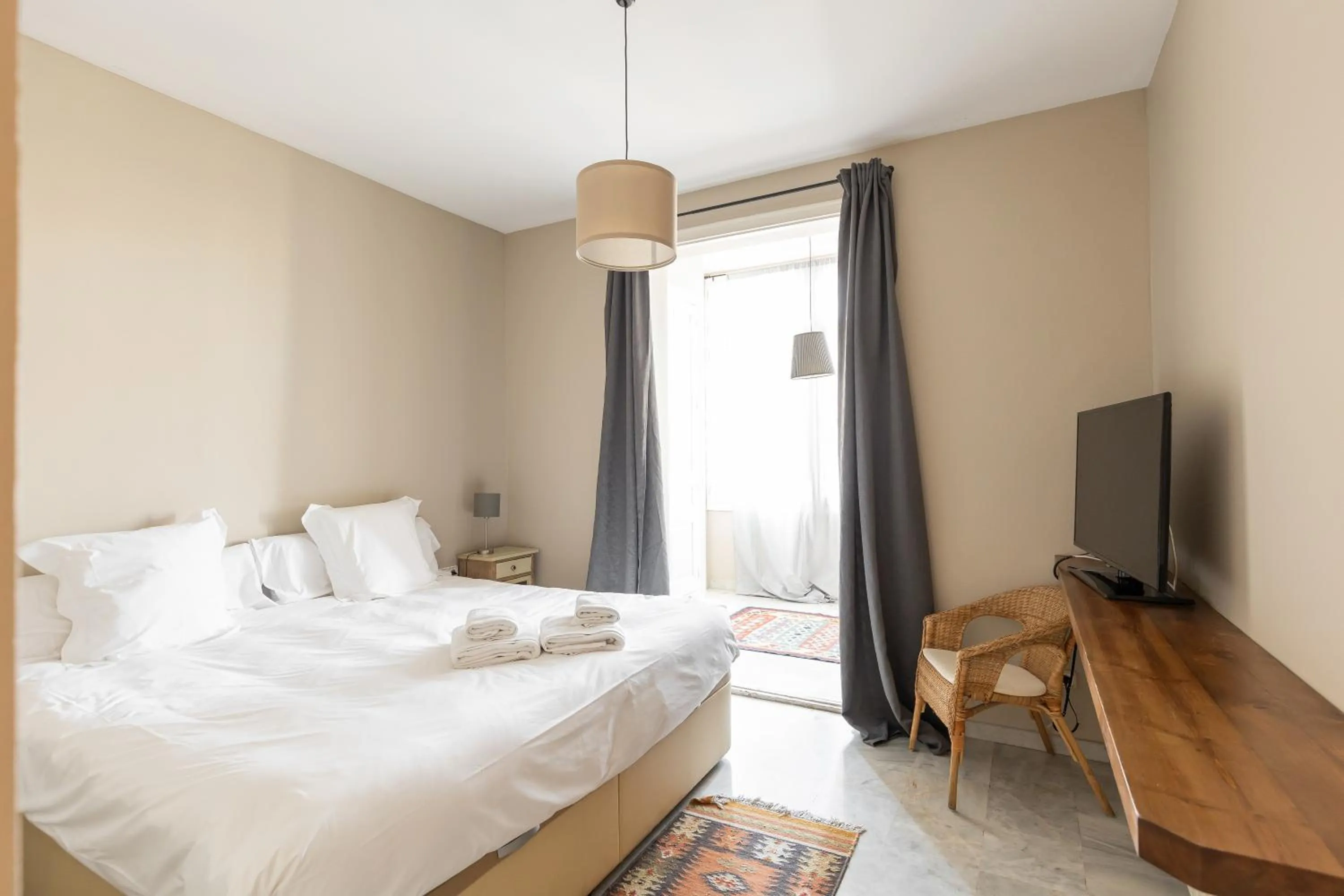 Bedroom, Bed in BCN Apartments 41