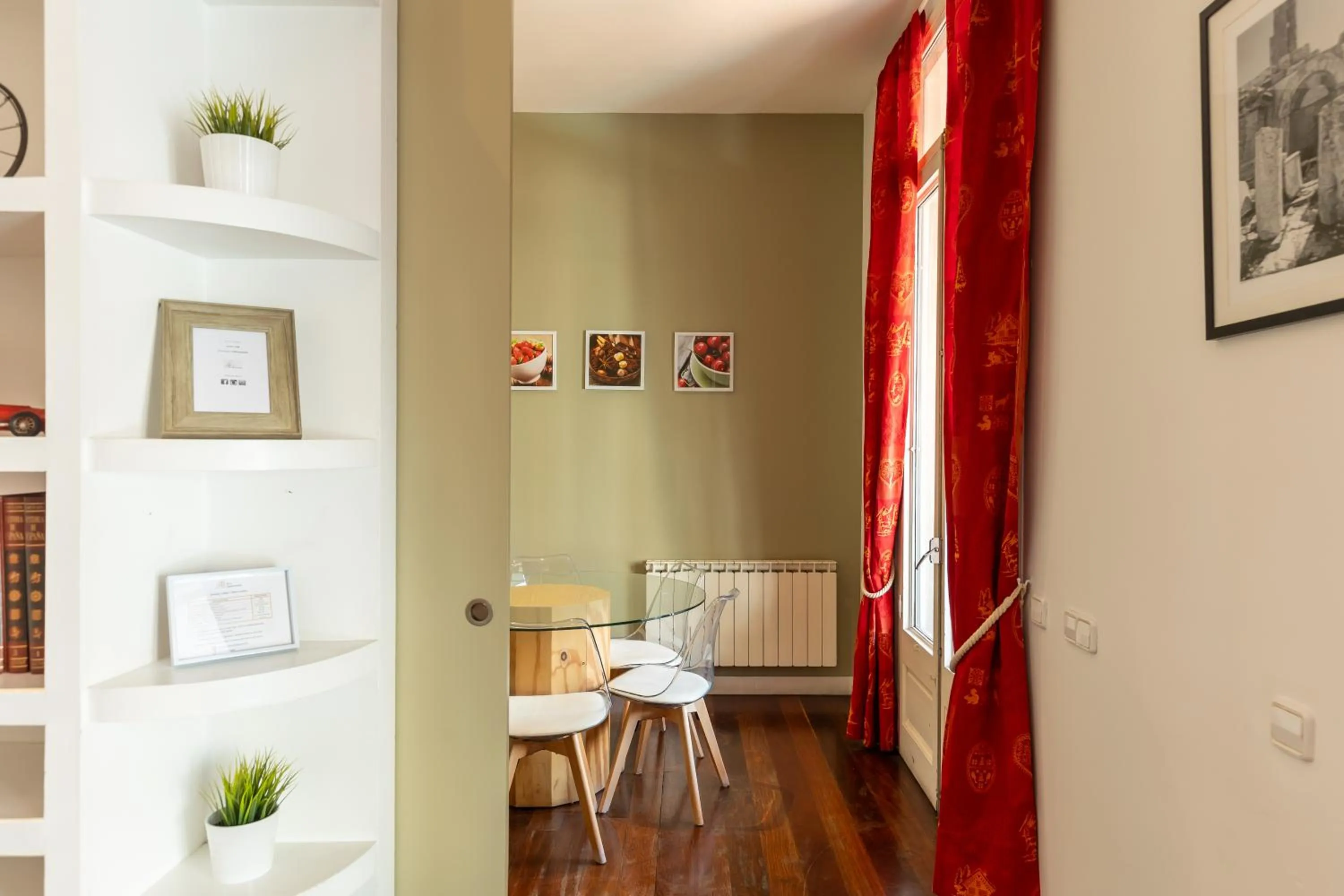 Dining area in BCN Apartments 41