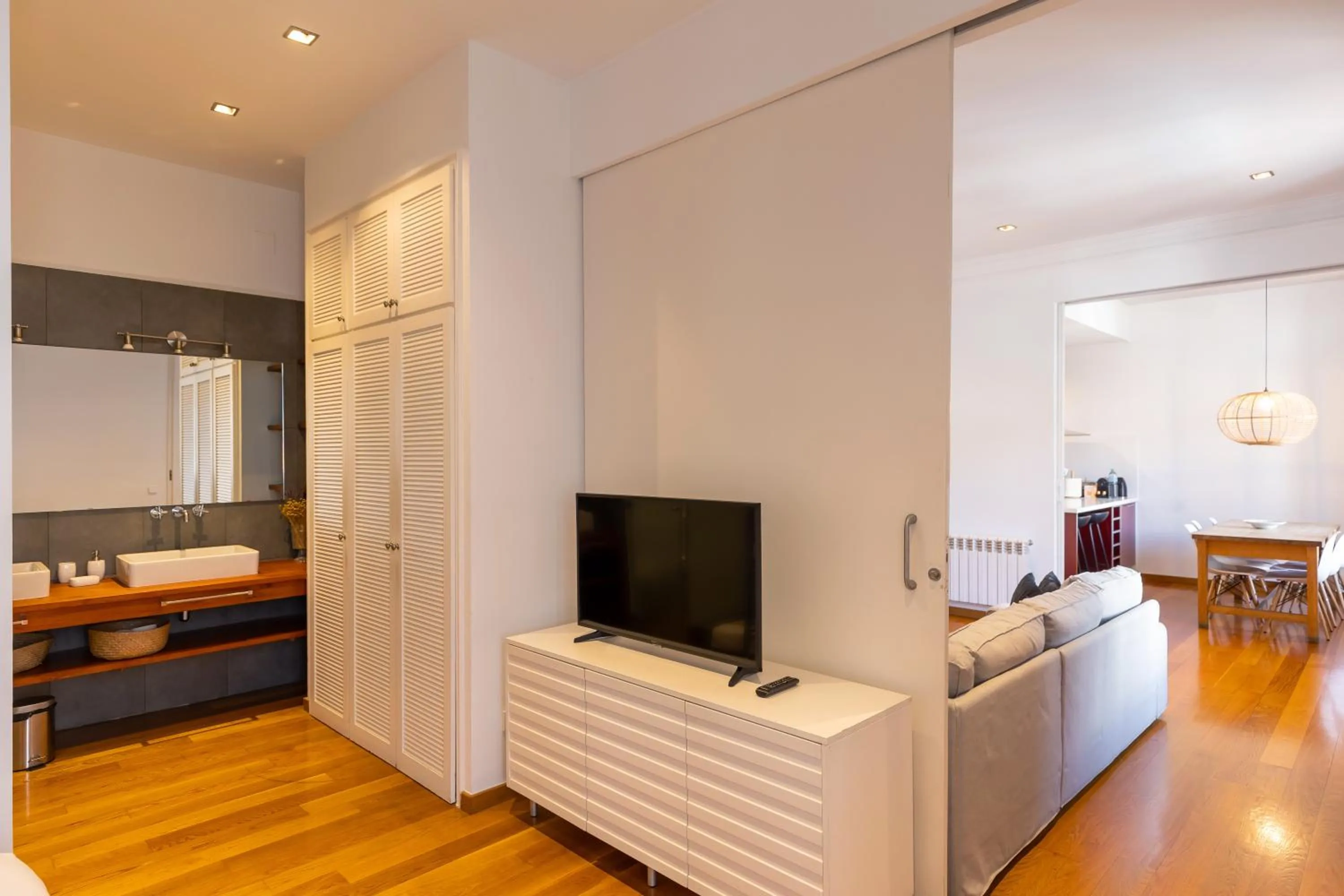 Bedroom, Bed in BCN Apartments 41