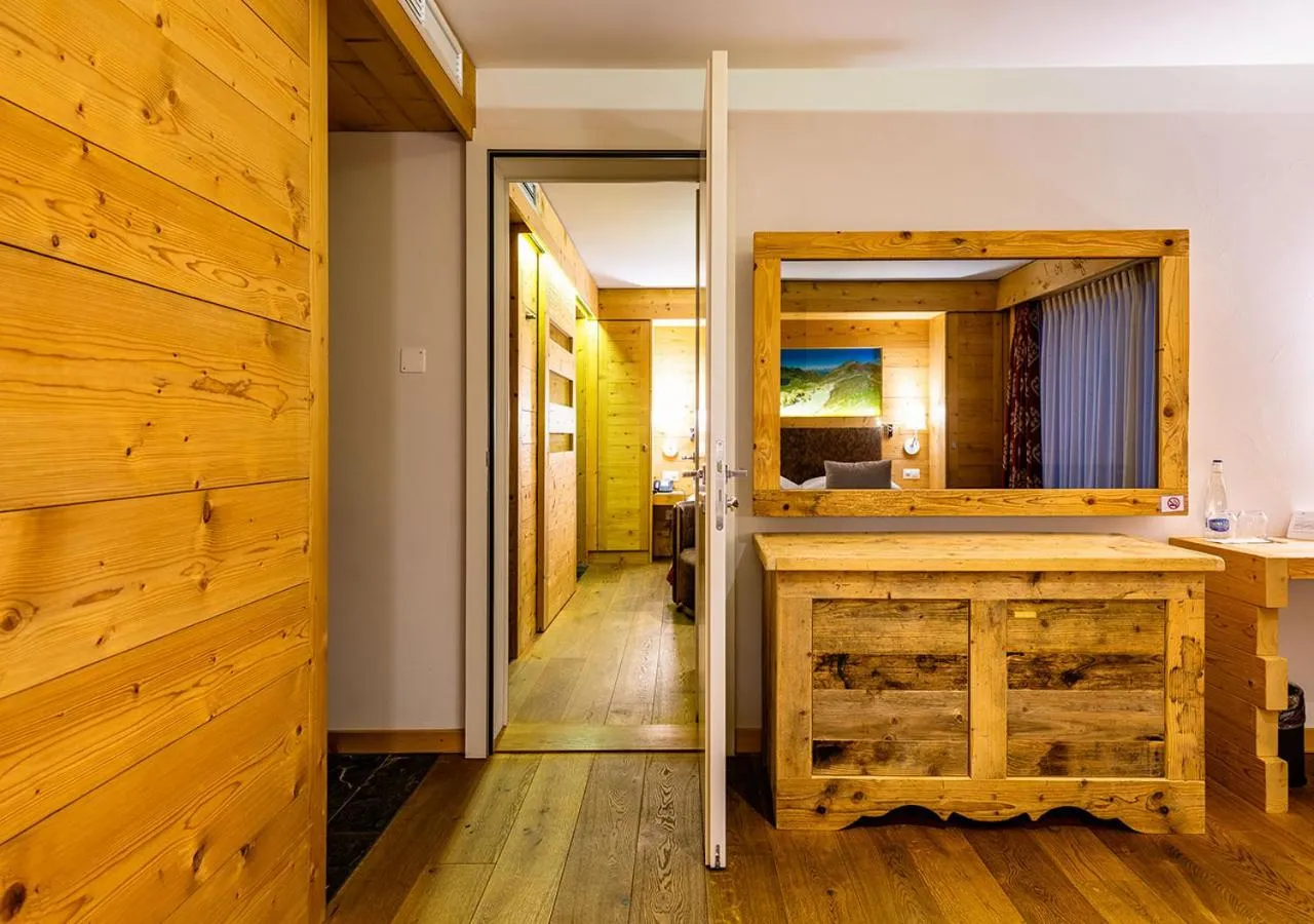 Photo of the whole room in Nendaz 4 Vallées & SPA 4* Superior