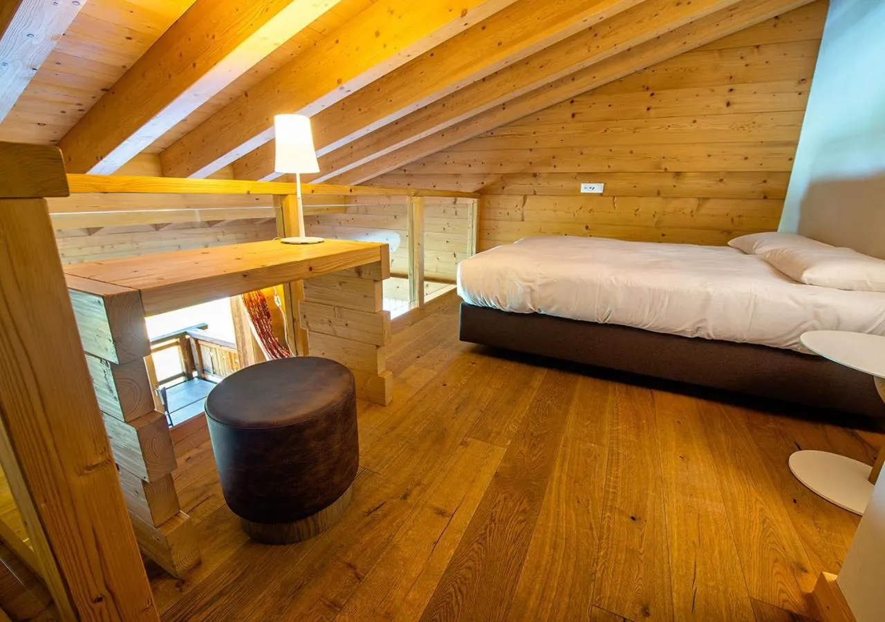 Photo of the whole room, Bed in Nendaz 4 Vallées & SPA 4* Superior