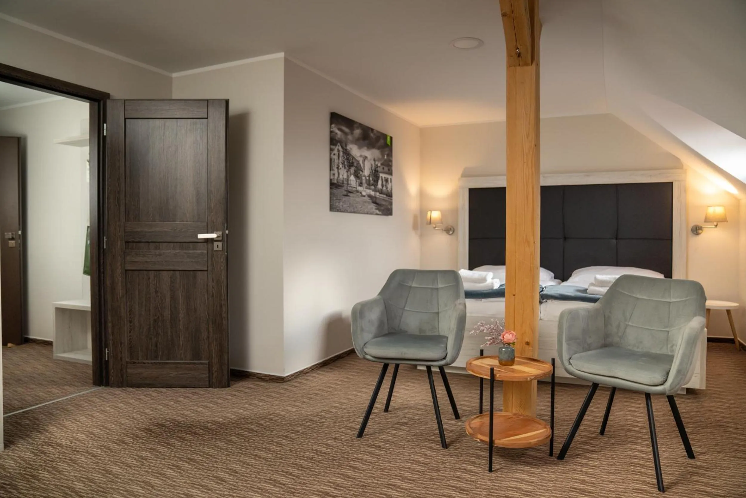 Seating area in Hotel Grunt