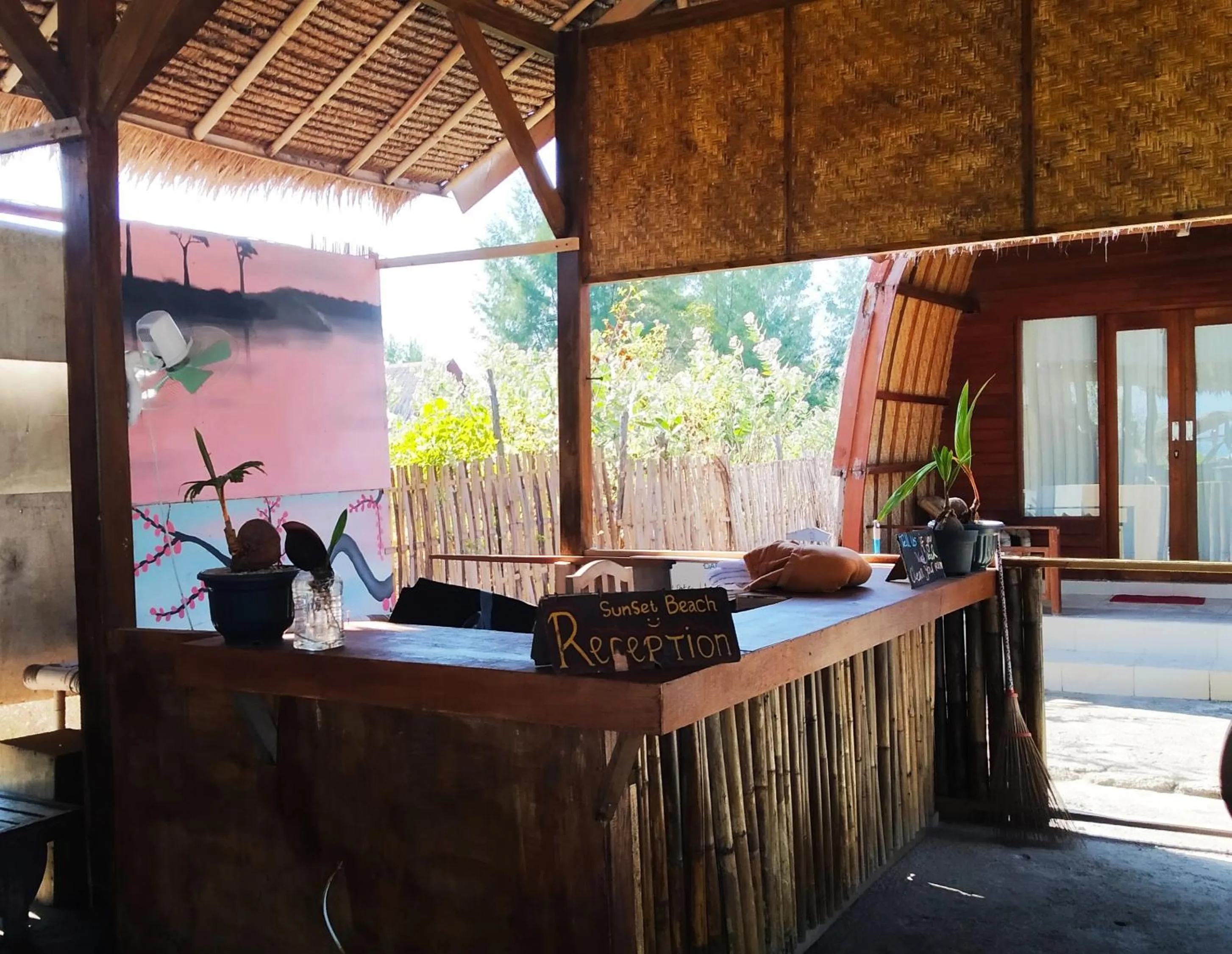 Breakfast in Sunset Beach Bungalow