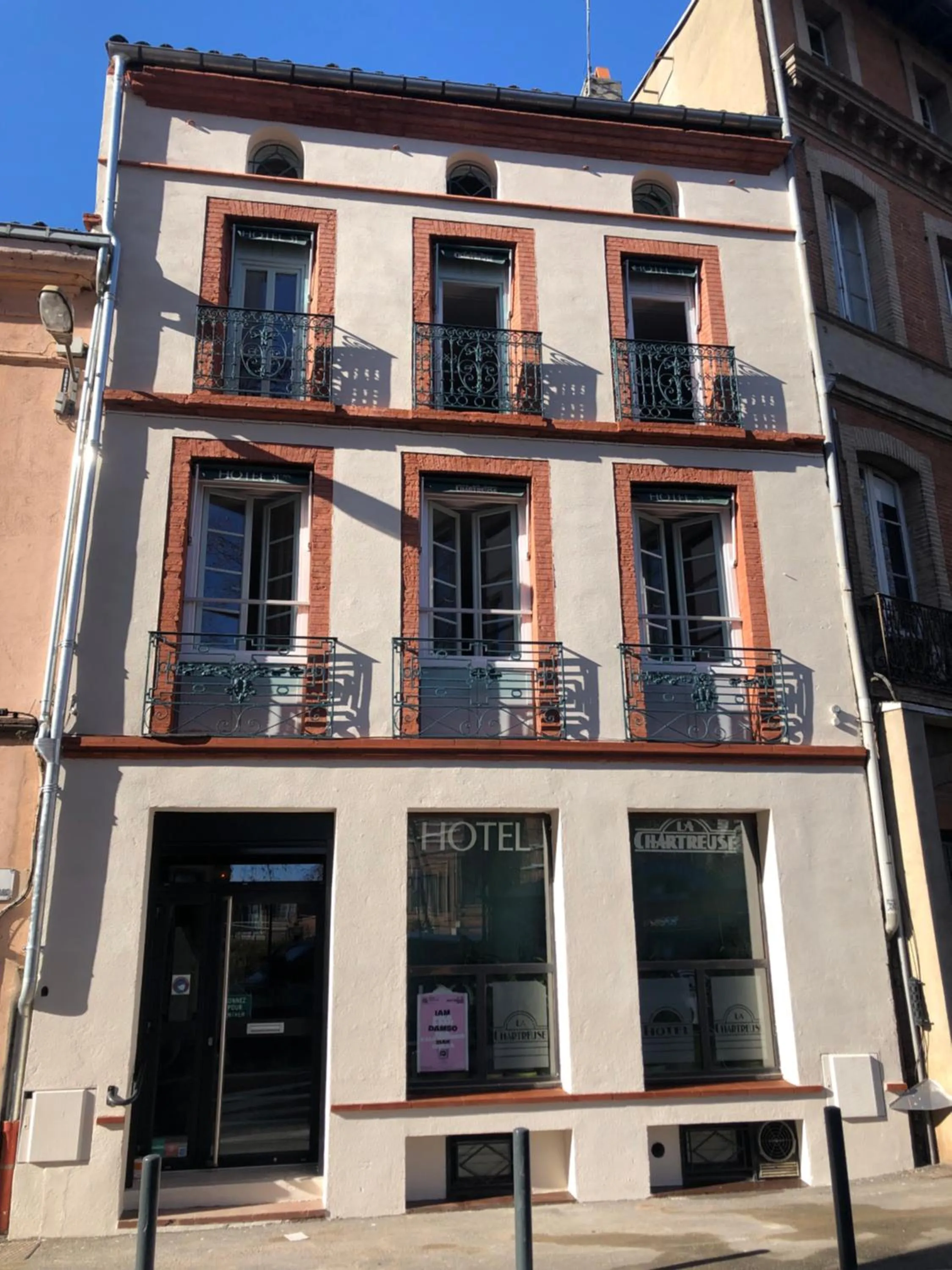 Property building in Hôtel La Chartreuse