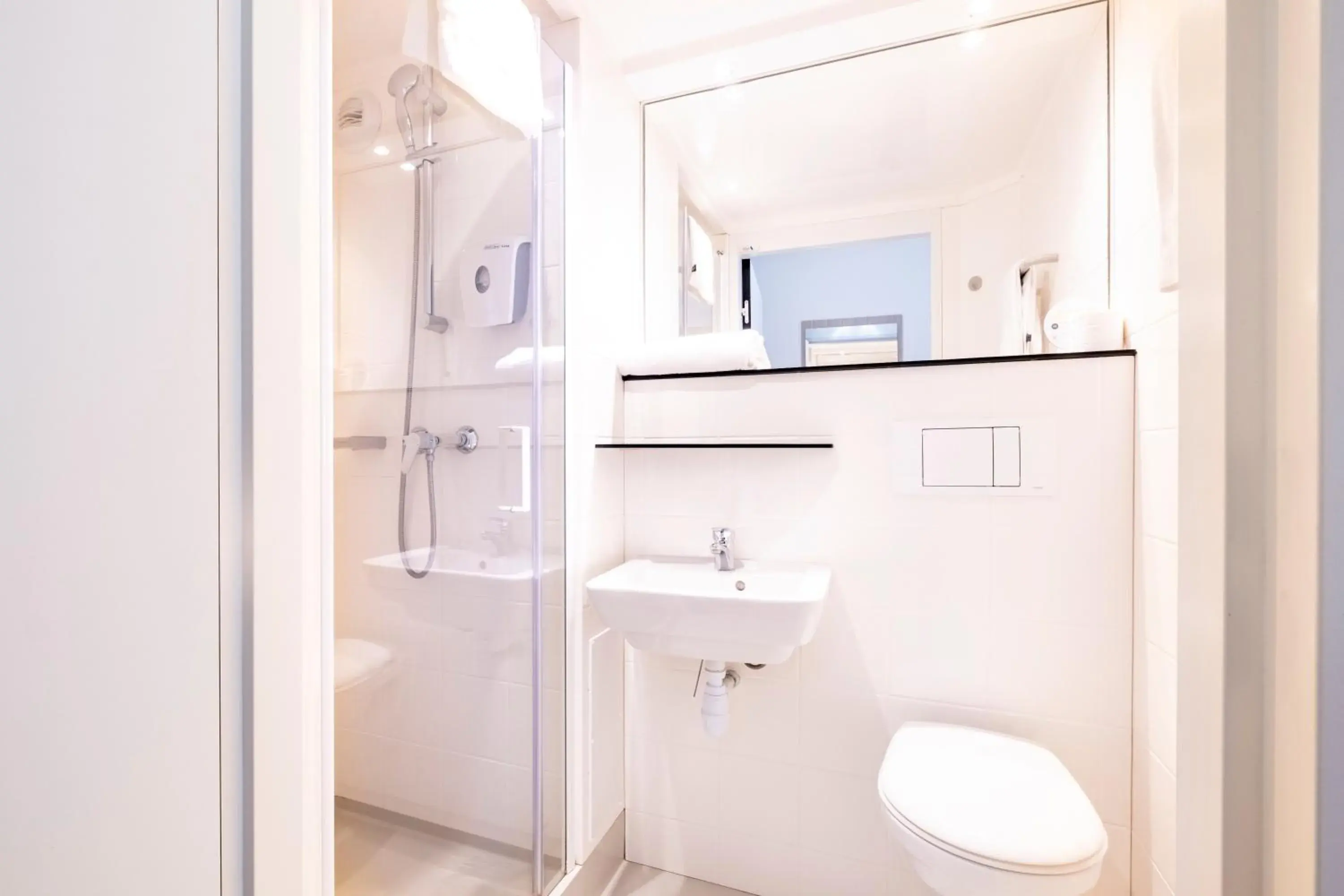 Bathroom in Première Classe Roissy - Aéroport CDG - Le Mesnil-Amelot Bathroom in Première Classe Roissy - Aéroport CDG - Le Mesnil-Amelot