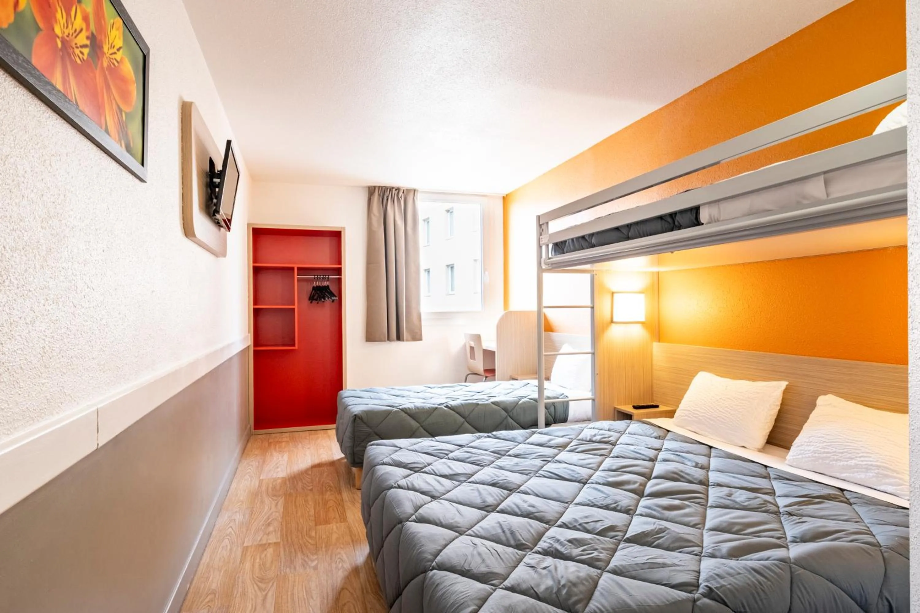 TV and multimedia, Bed in Première Classe Roissy - Aéroport CDG - Le Mesnil-Amelot