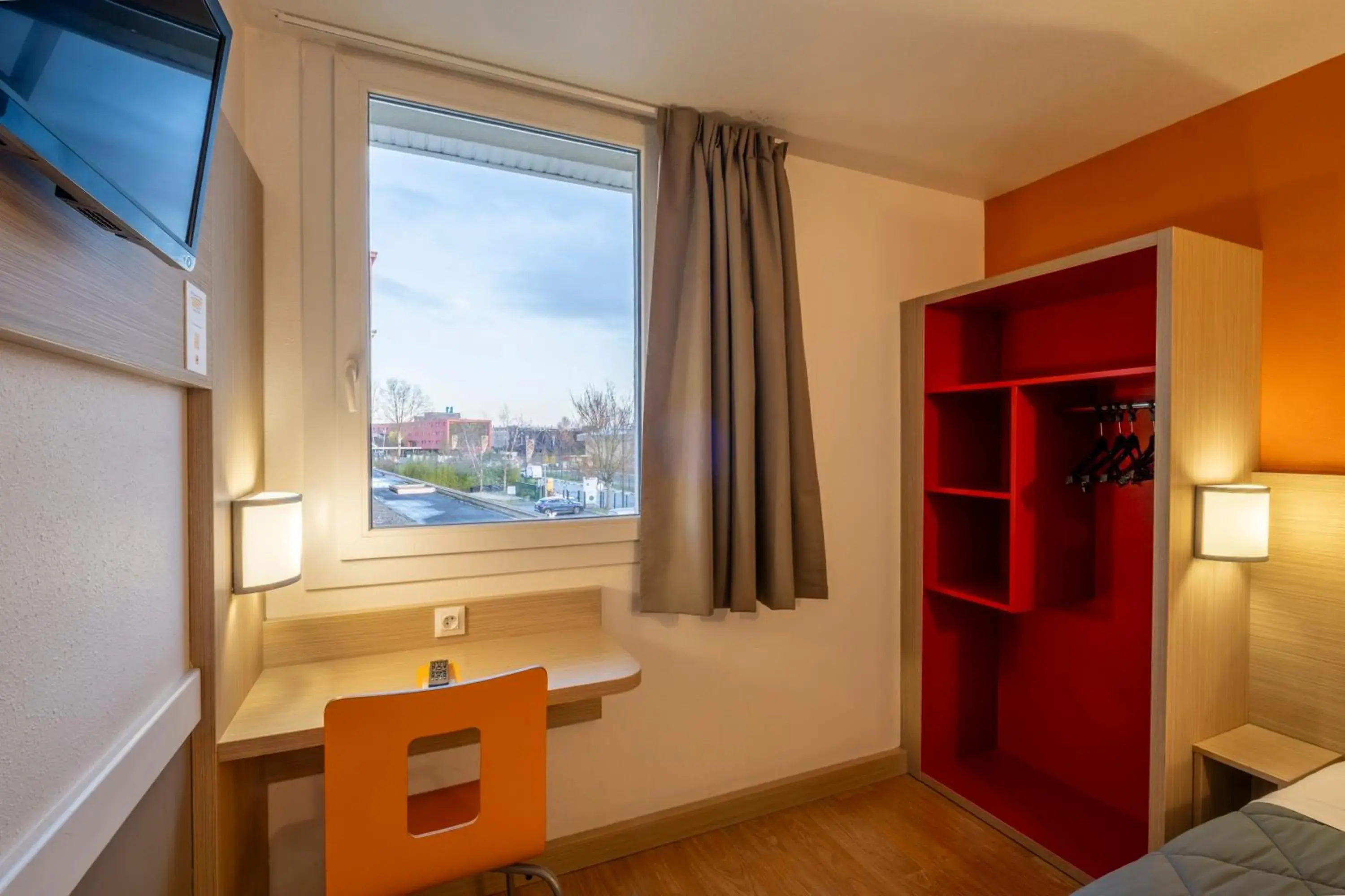 View (from property/room), Bed in Première Classe Roissy - Aéroport CDG - Le Mesnil-Amelot View (from property/room), Bed in Première Classe Roissy - Aéroport CDG - Le Mesnil-Amelot