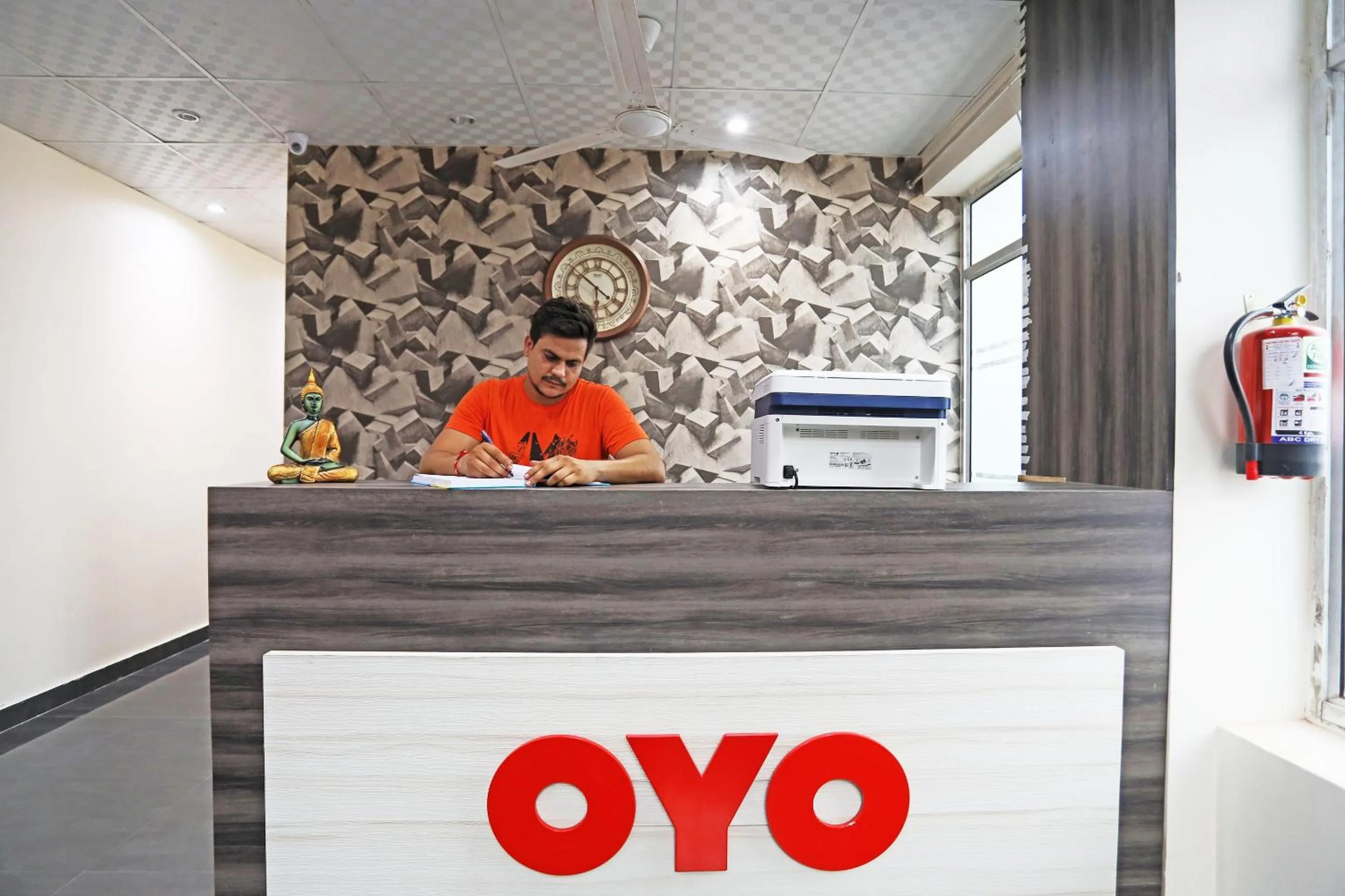 Lobby or reception in Hotel O Platinum Inn