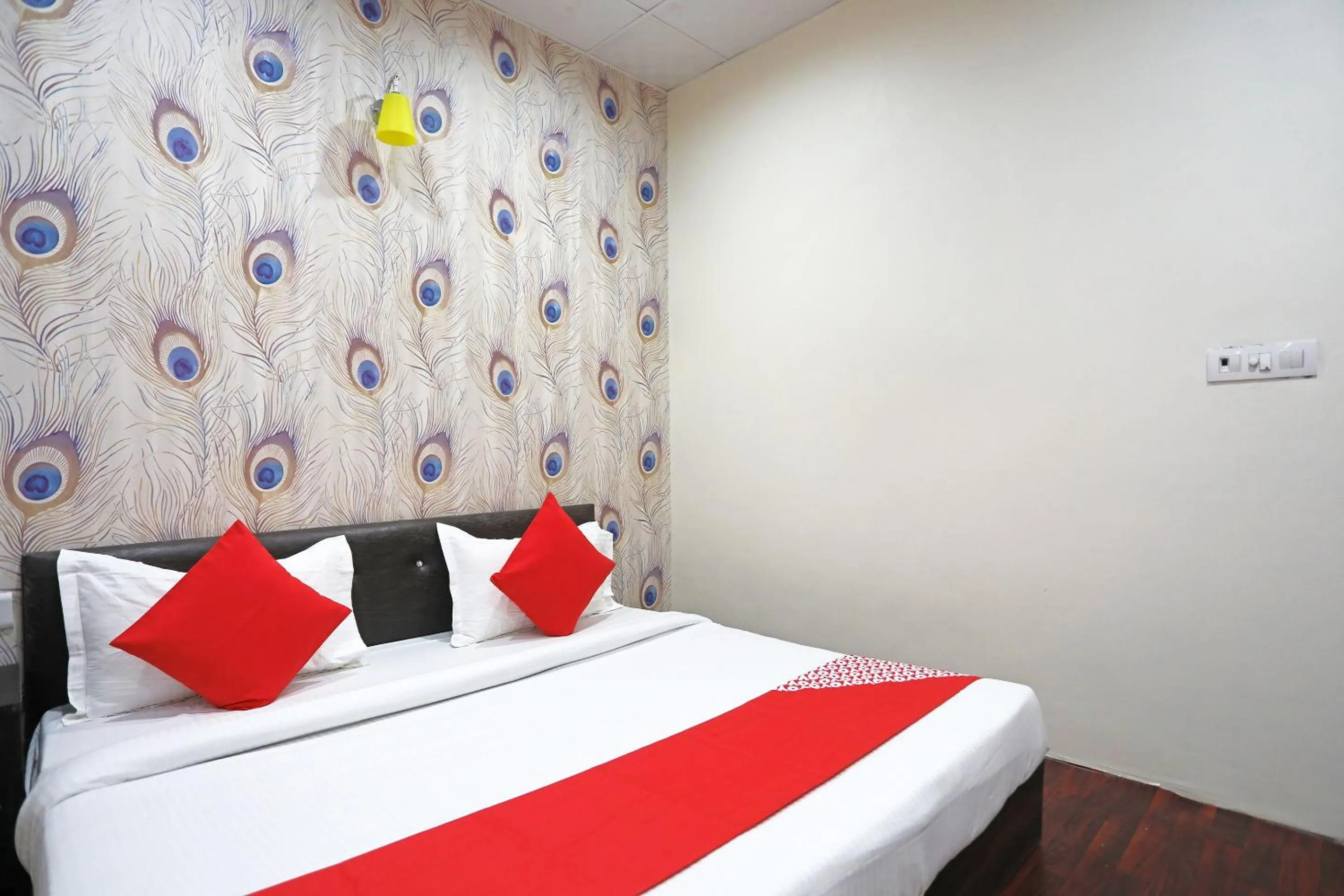 Bedroom, Bed in Hotel O Platinum Inn