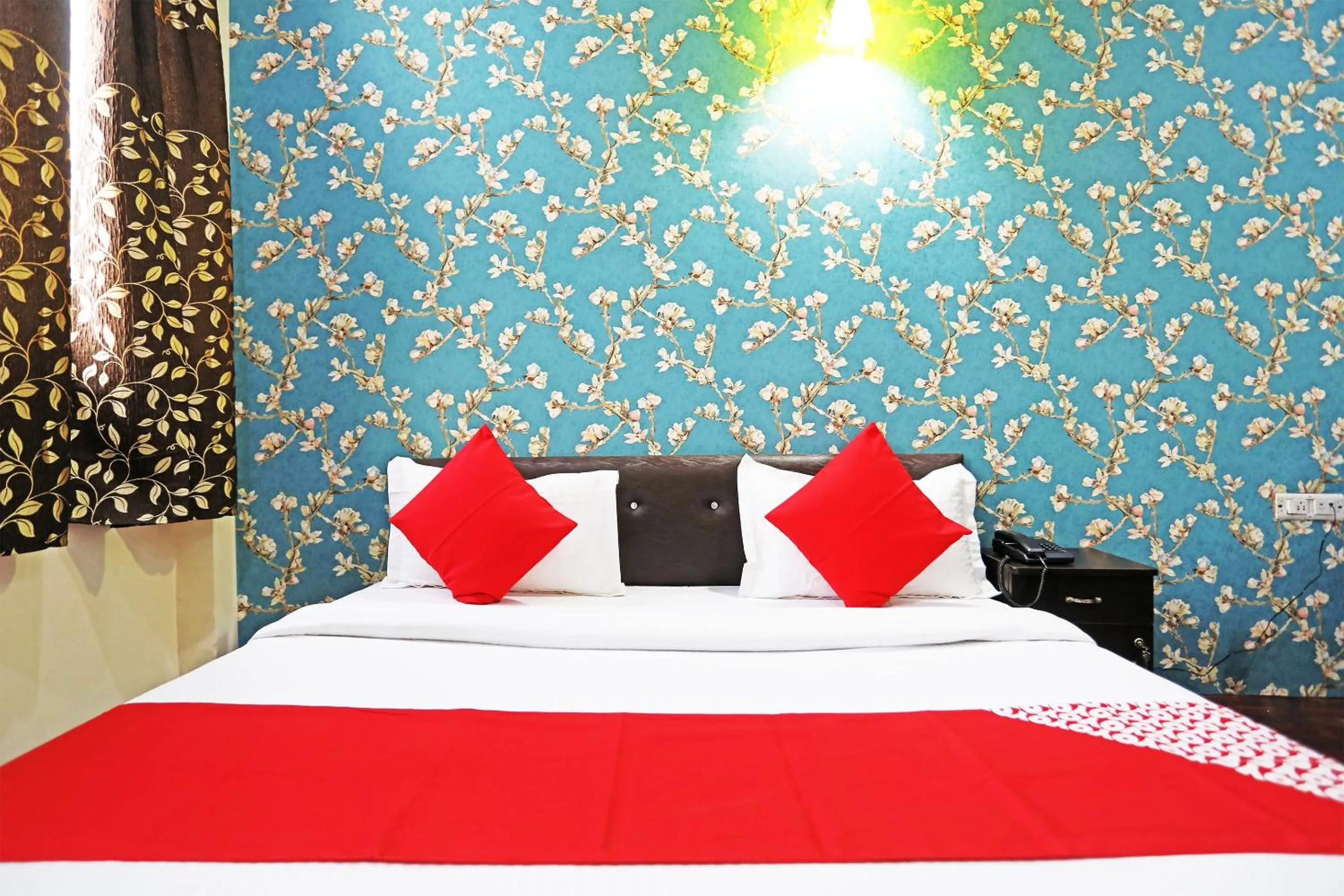 Bedroom, Bed in Hotel O Platinum Inn