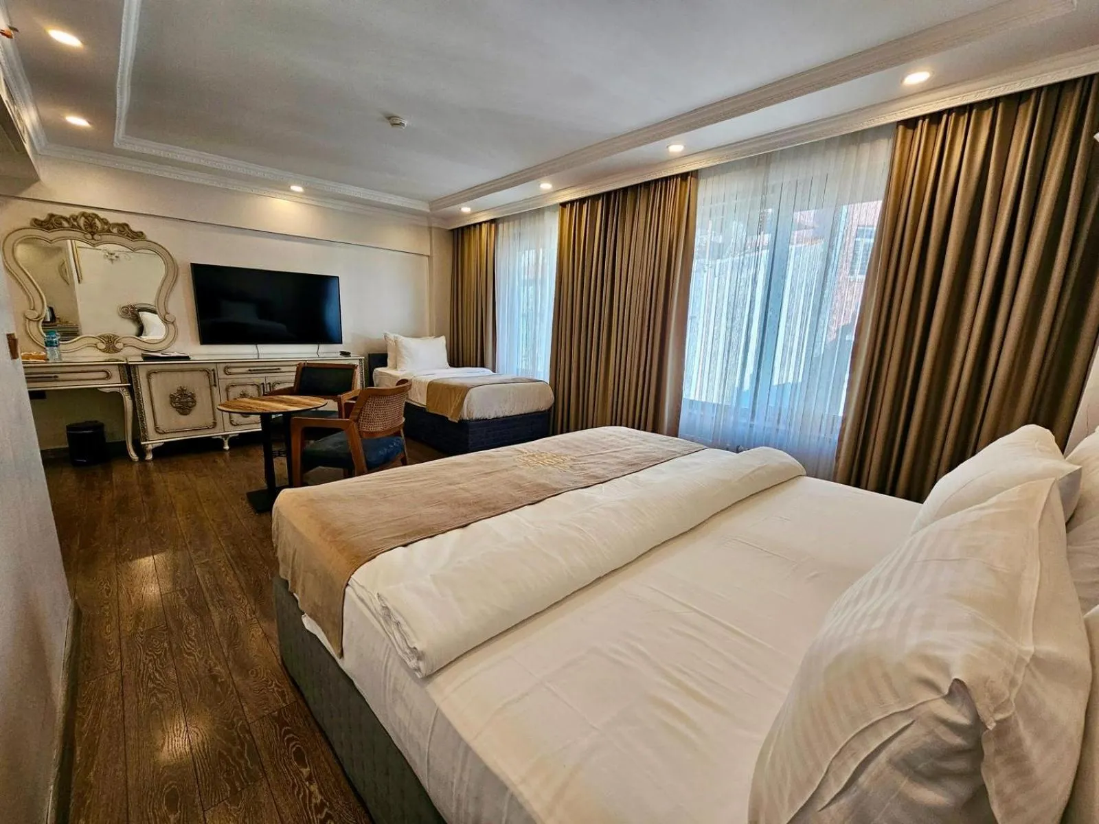 TV and multimedia, Bed in Almadina Hotel Istanbul