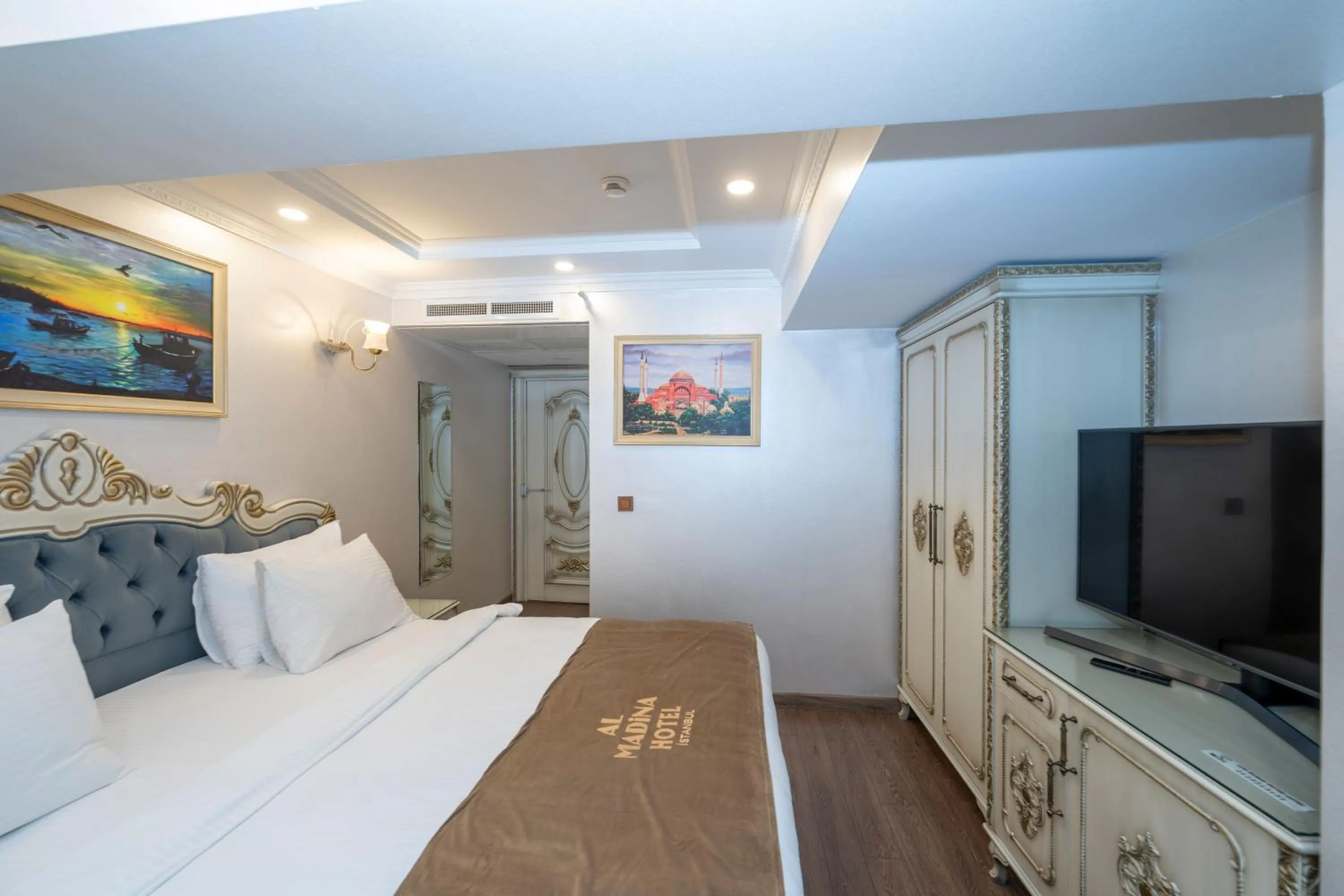 Bed in Almadina Hotel Istanbul