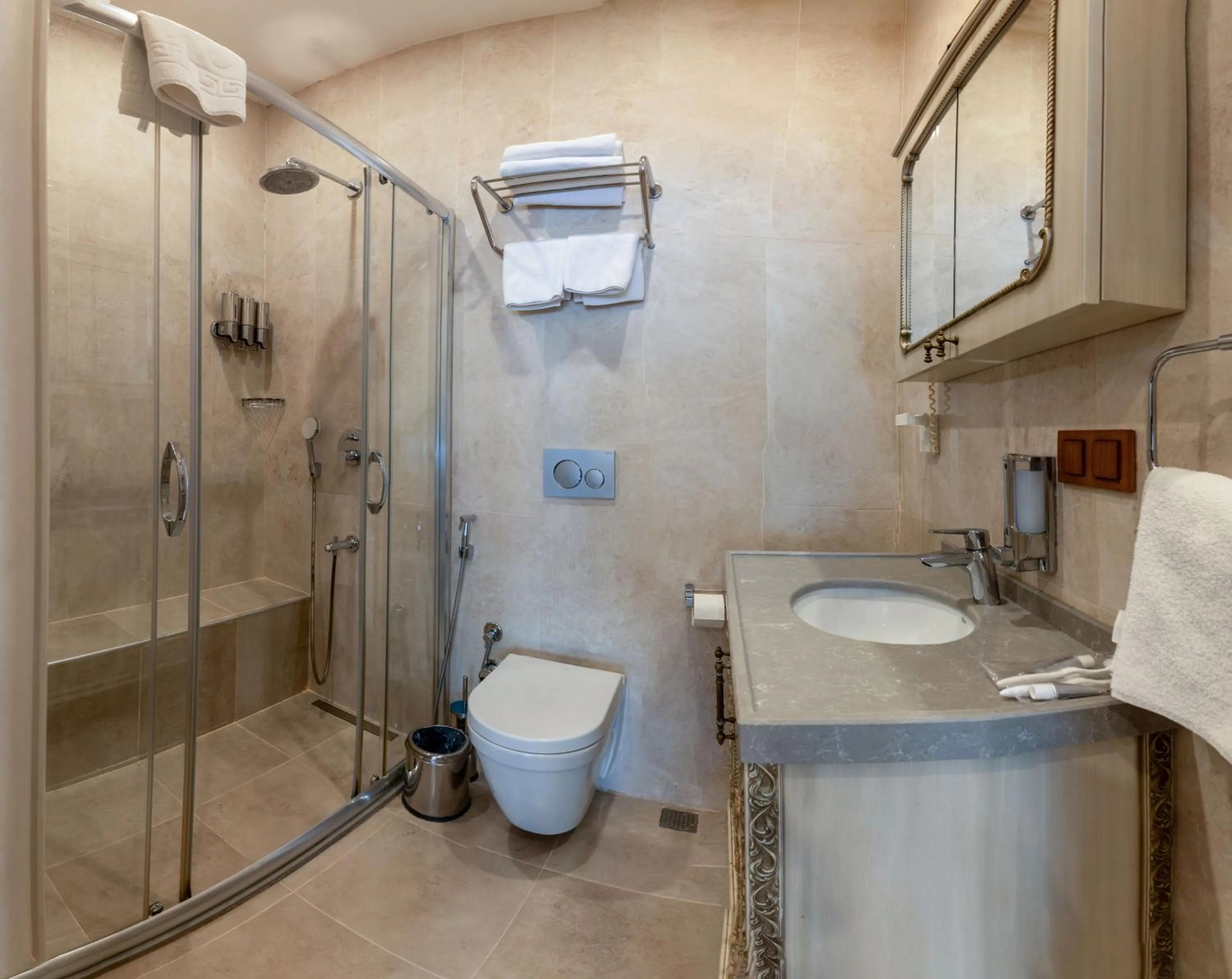 Bathroom in Almadina Hotel Istanbul