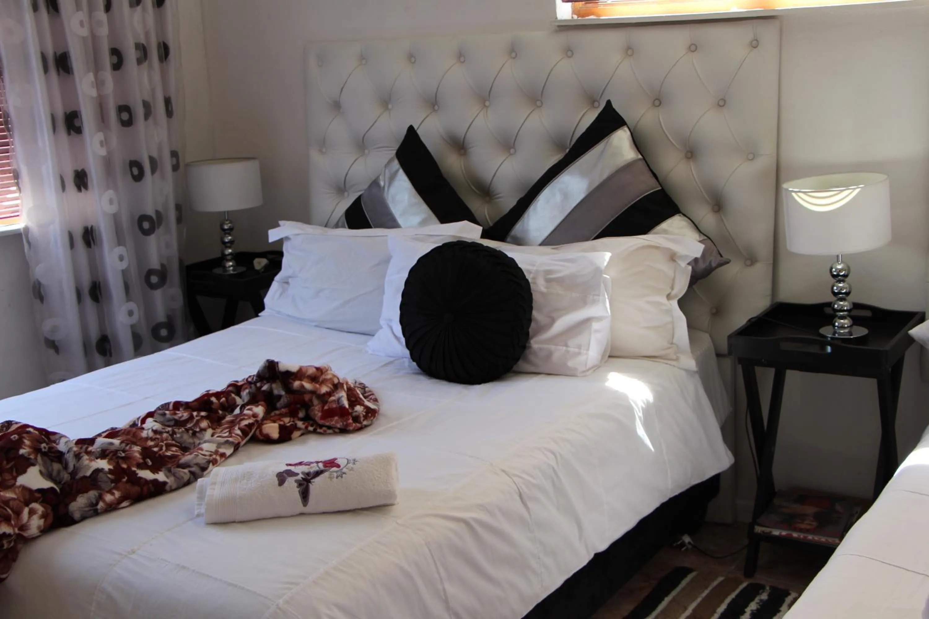 Bed in Turning Point Bed & Breakfast