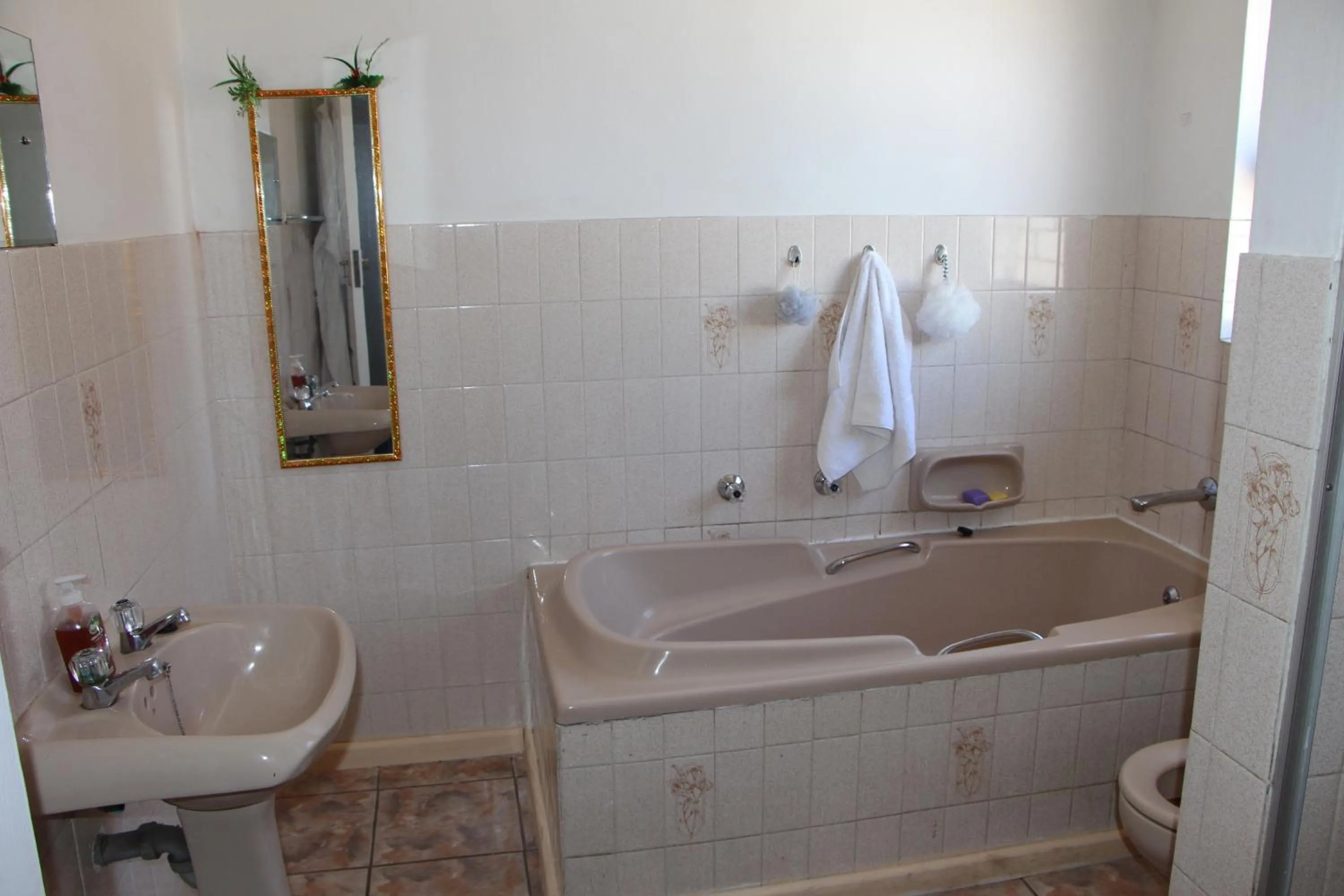 Bathroom in Turning Point Bed & Breakfast