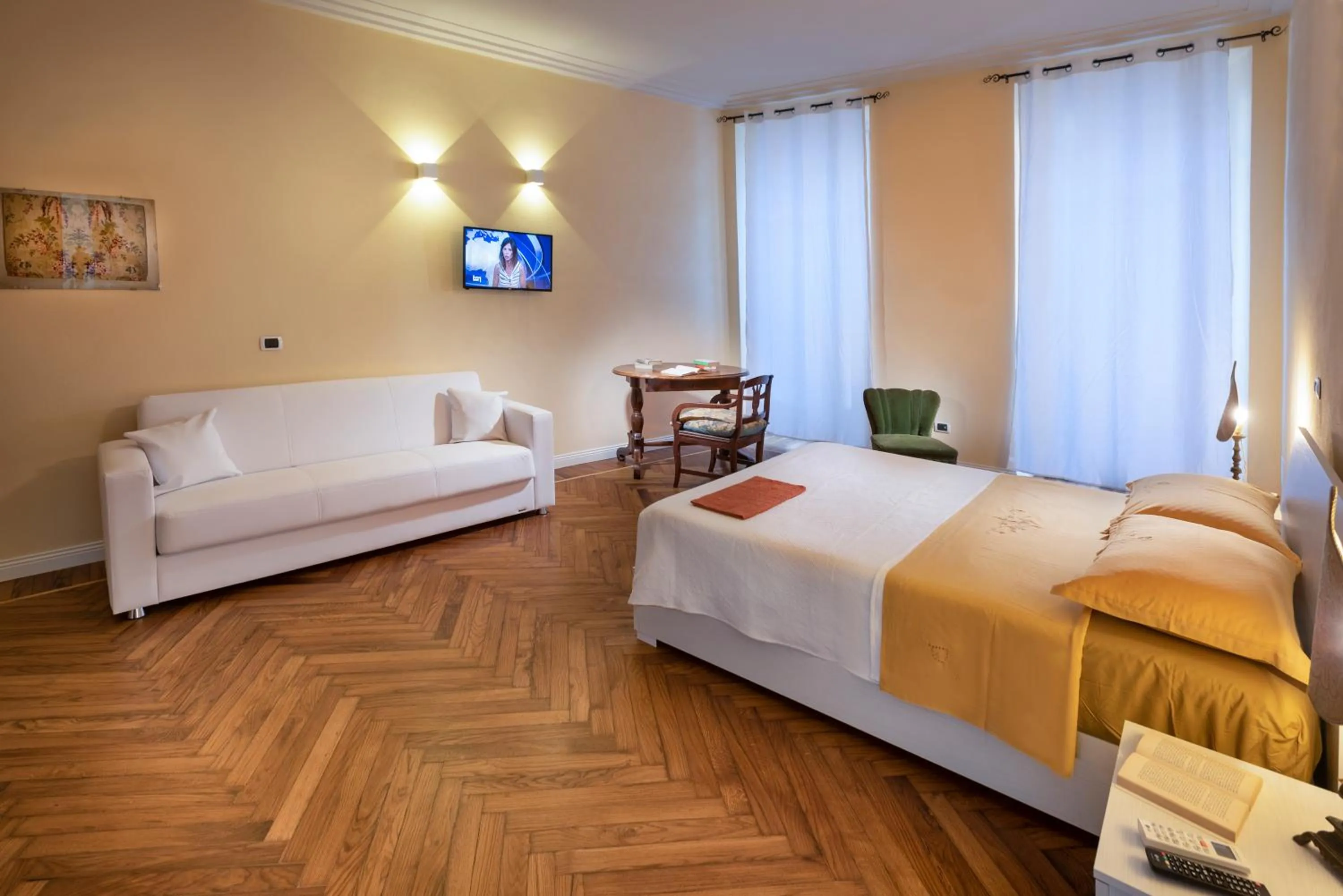 Photo of the whole room in Porte ad Arco