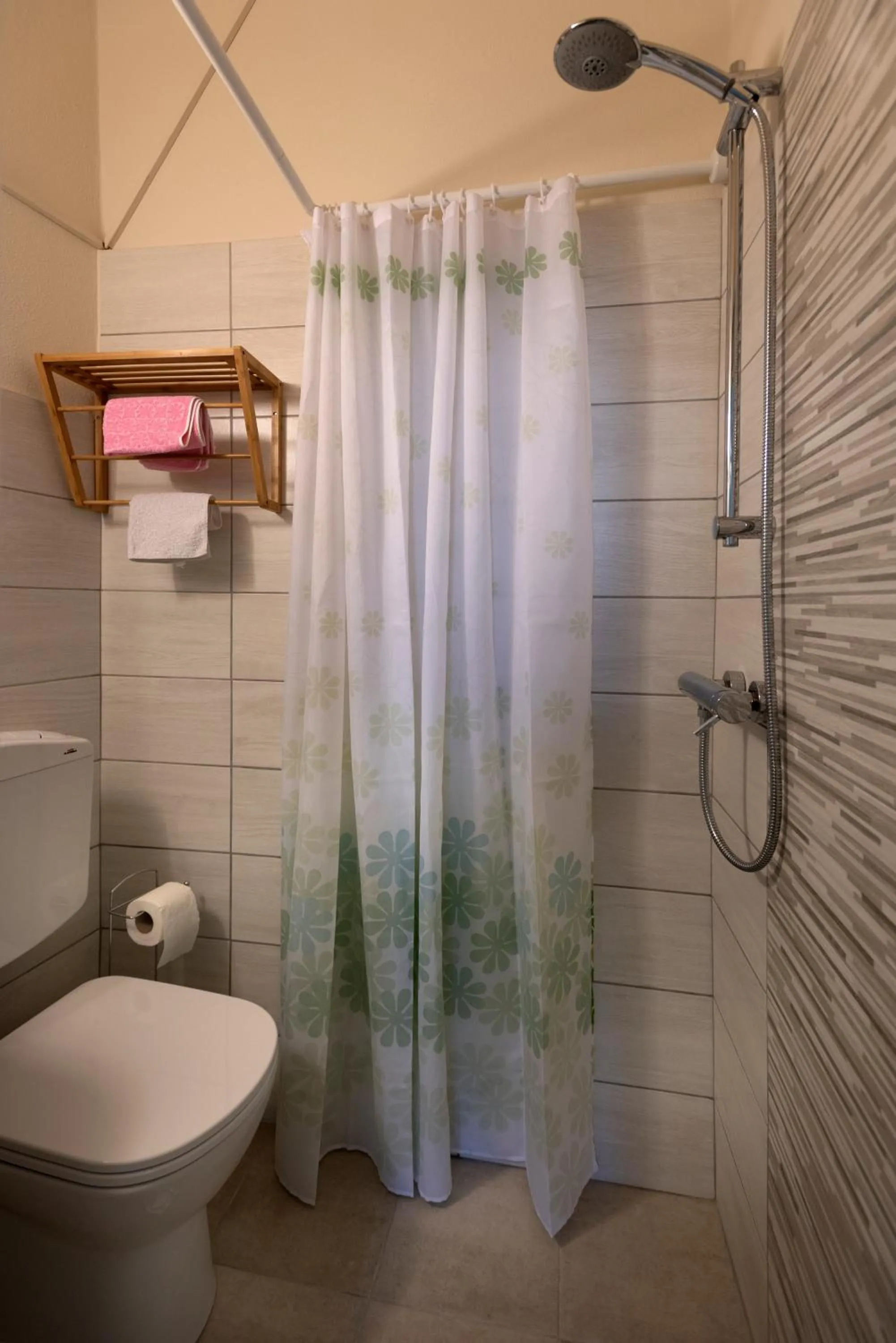 Shower in Porte ad Arco