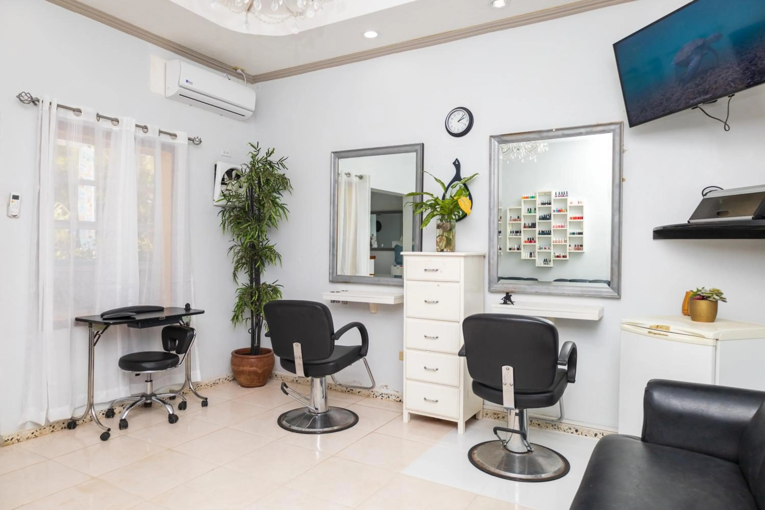 Spa and wellness centre/facilities in Seagrape Plantation Resort & Dive Center