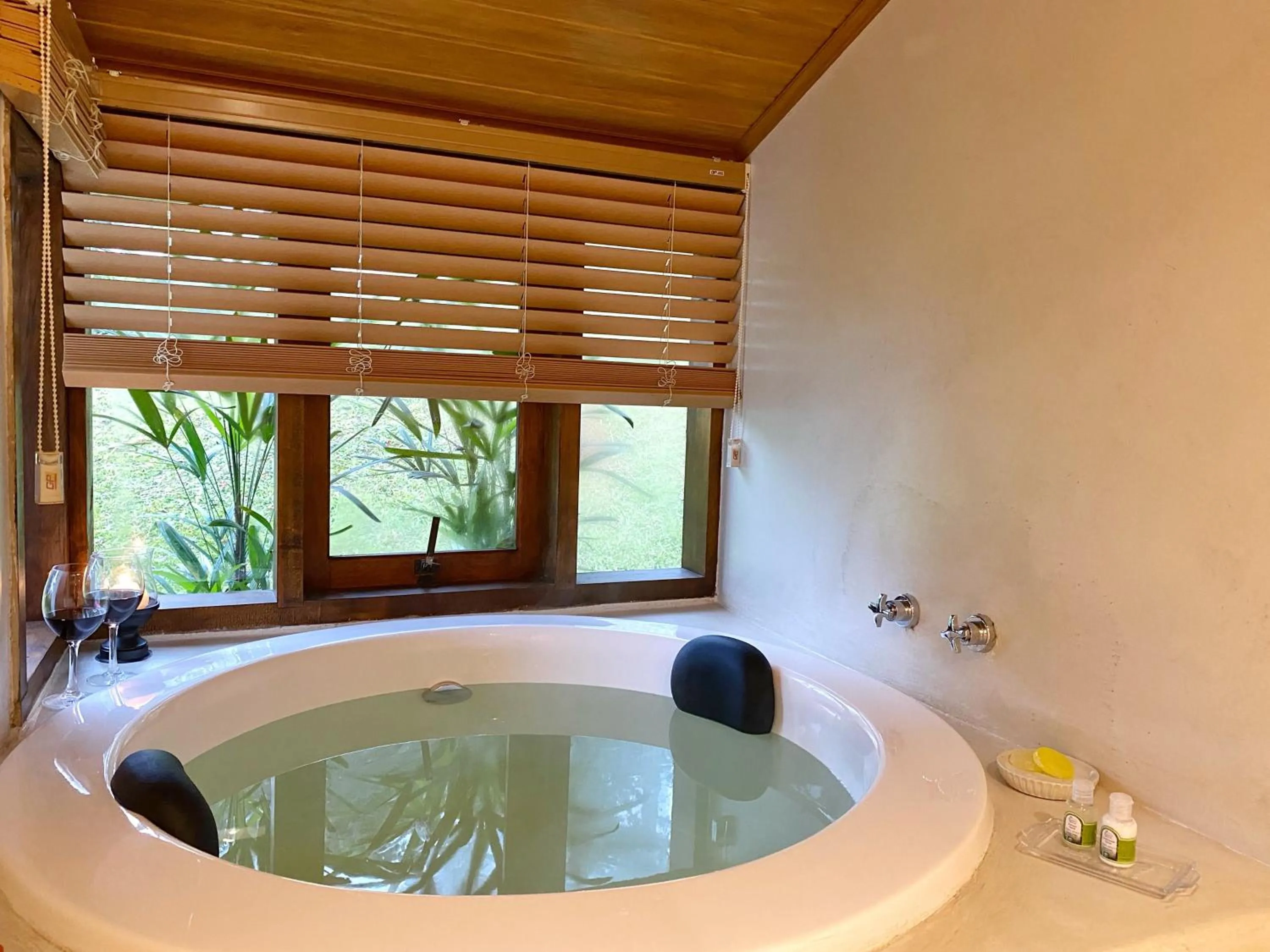 Bath in Pousada Casa Bonita