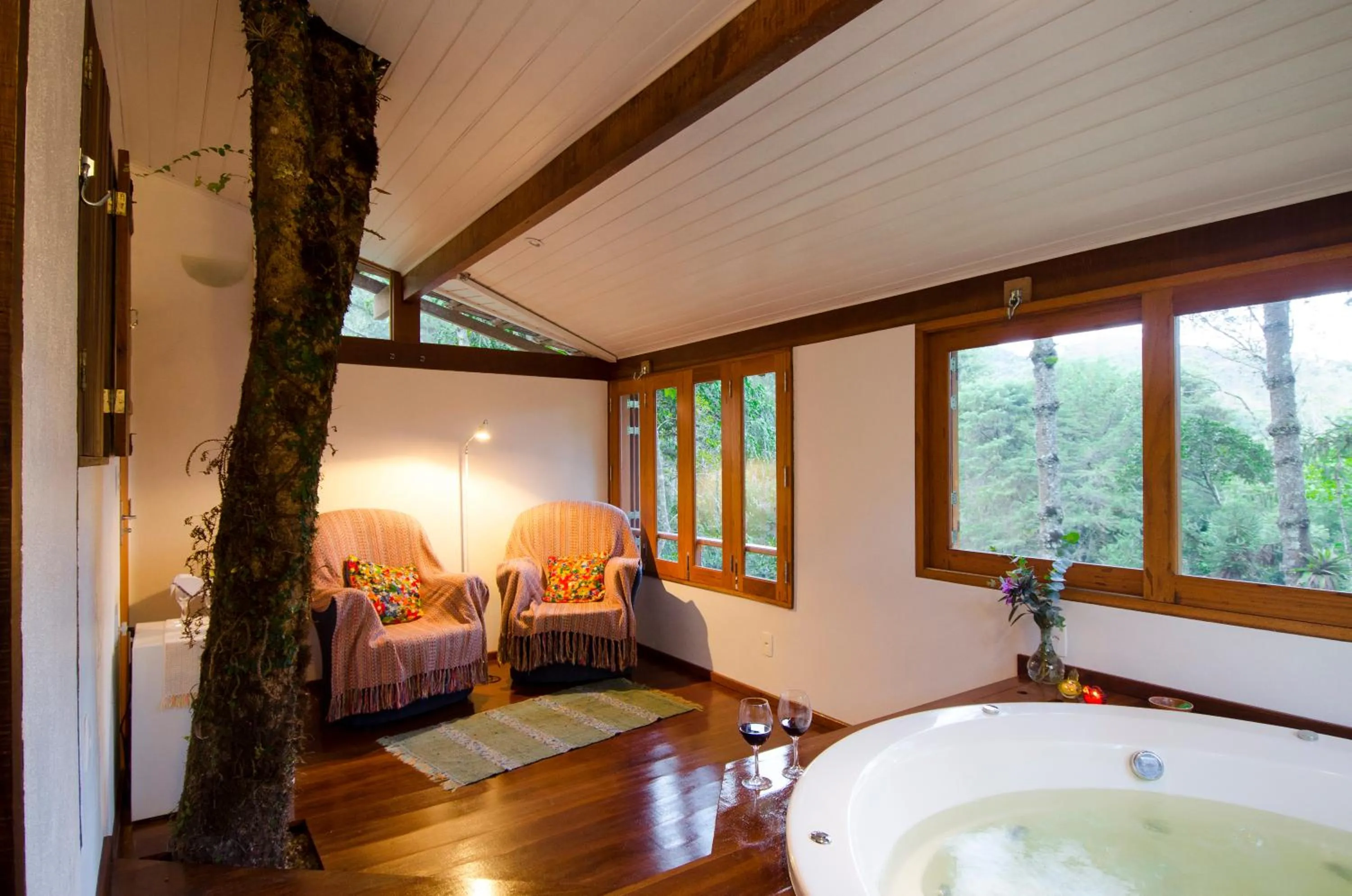 Hot Tub, Bed in Pousada Casa Bonita