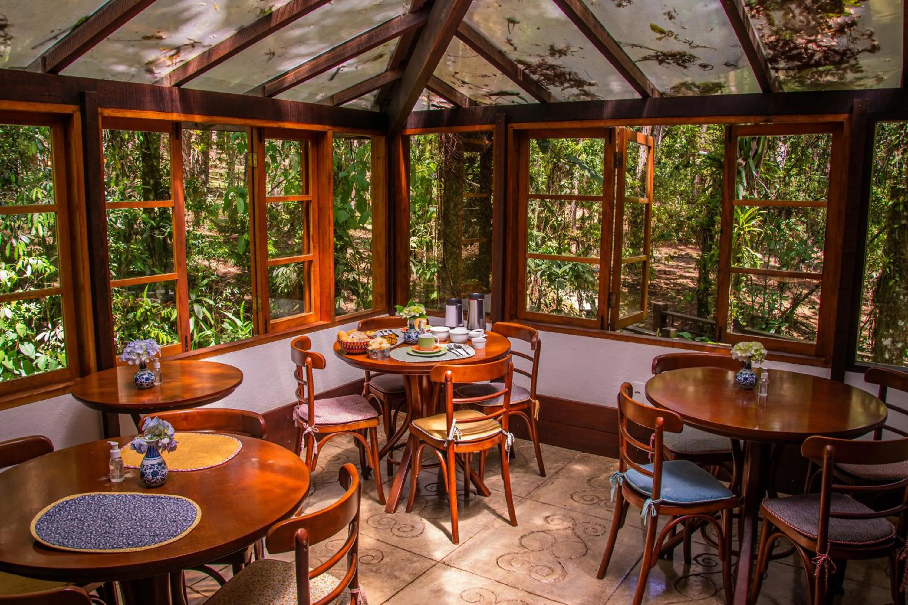 Restaurant/places to eat in Pousada Casa Bonita