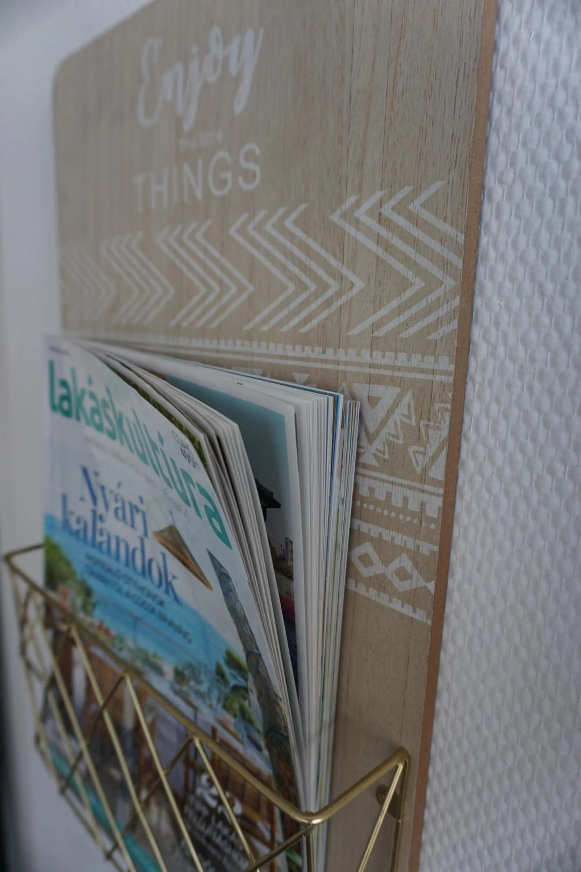 Library in Budapest Airport Almáskert Panzió