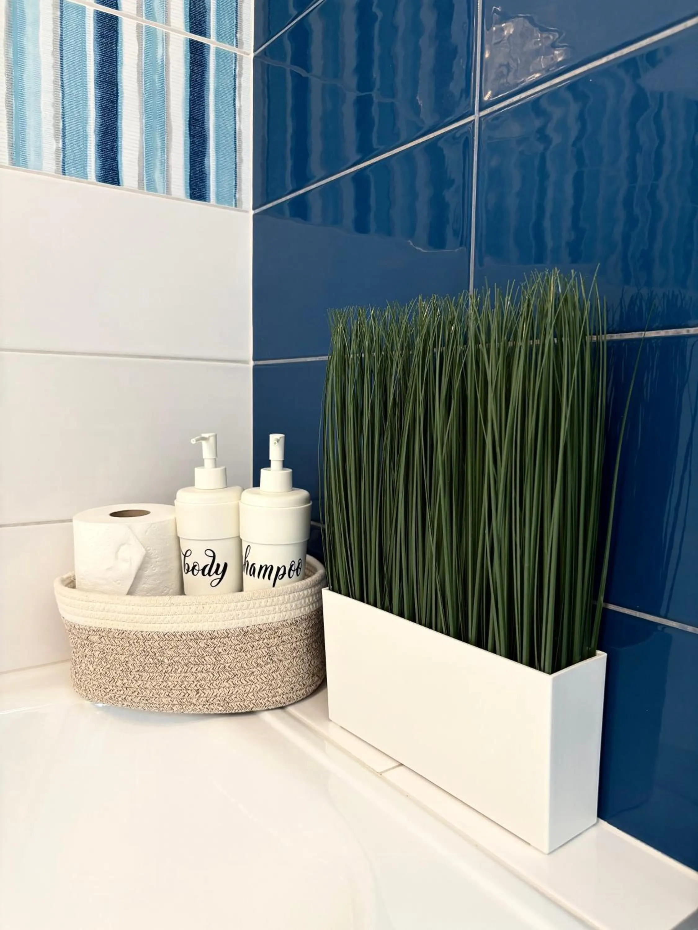 Bathroom in Budapest Airport Almáskert Panzió