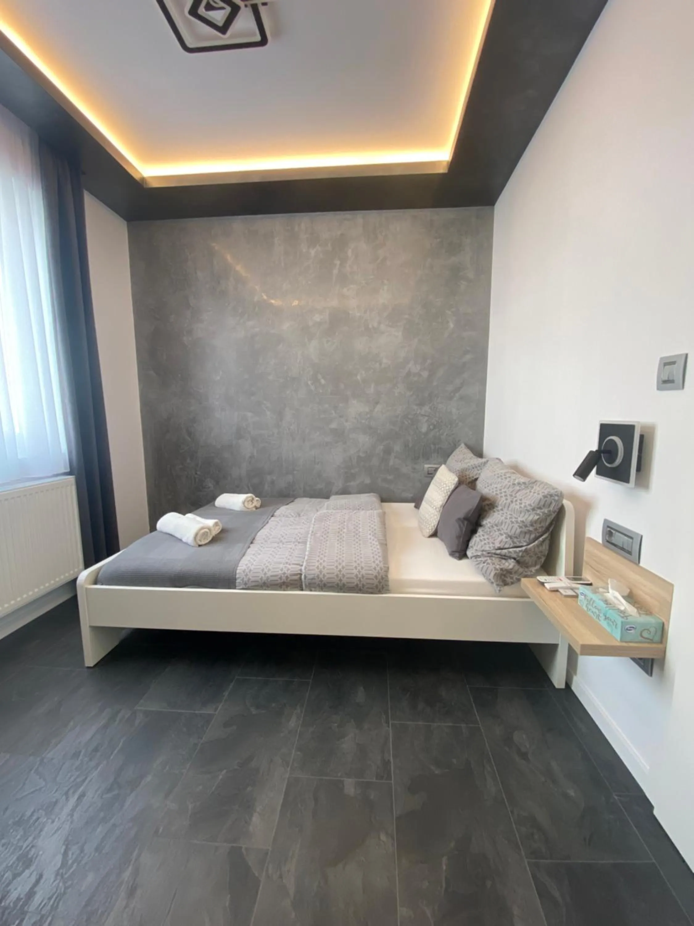 Bedroom, Bed in Budapest Airport Almáskert Panzió