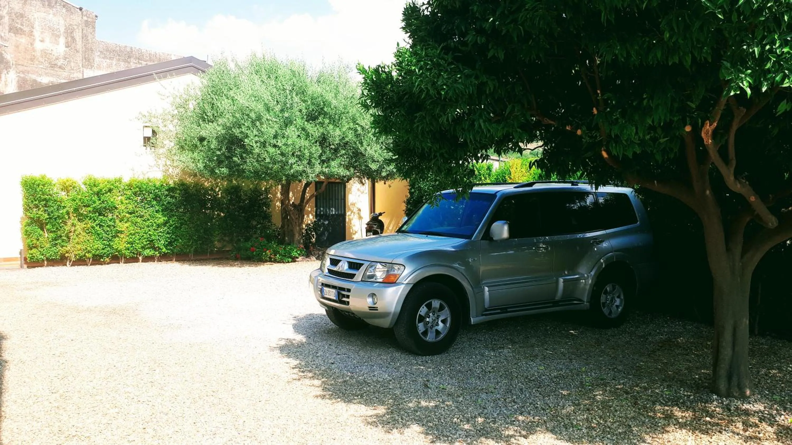 Parking in Mauro Home Bed and Relax