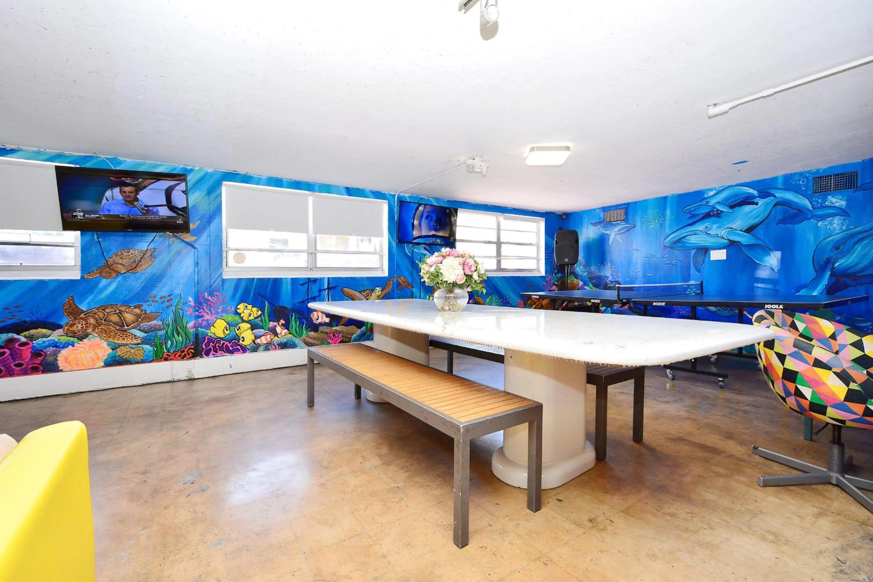 Billiard in South Beach Rooms and Hostel