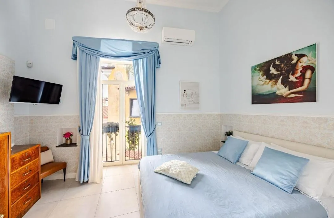 Deluxe Apartment in Casa Parravano - Elegante dimora storica a 2 min dalla Reggia