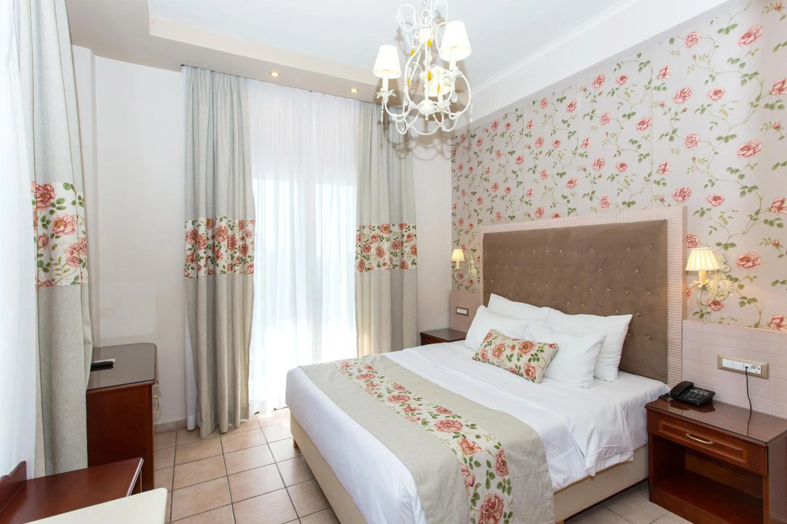 Bedroom, Bed in Olympic Hotel